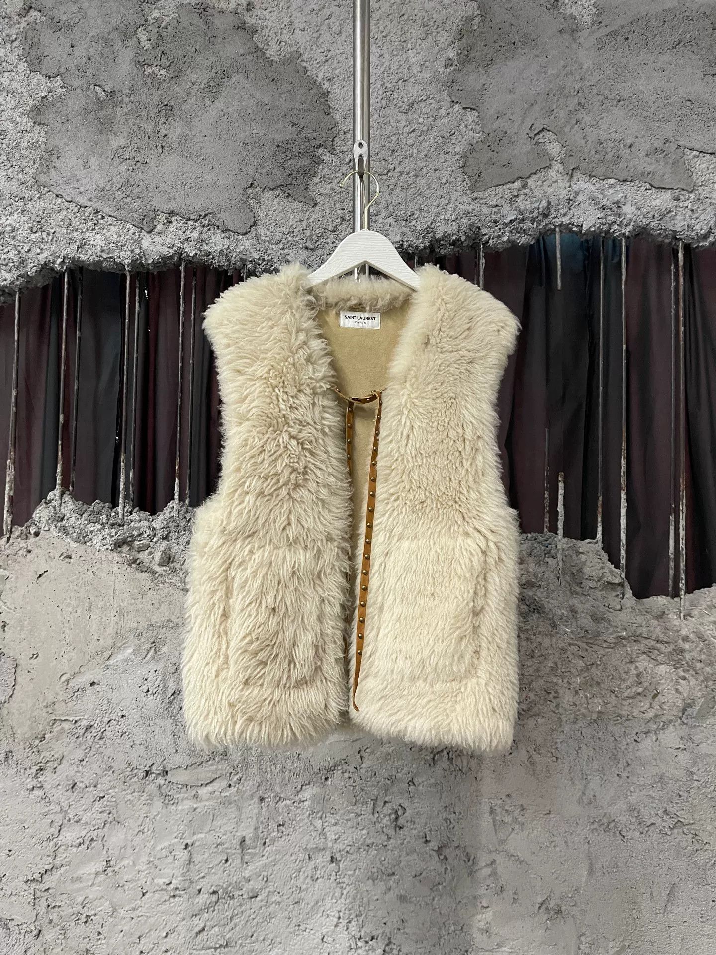 Saint Laurent Paris Saint Laurent Cream Fur Leather Strap Vest Size XS / US 0-2 / IT 36-38 - 1 Thumbnail