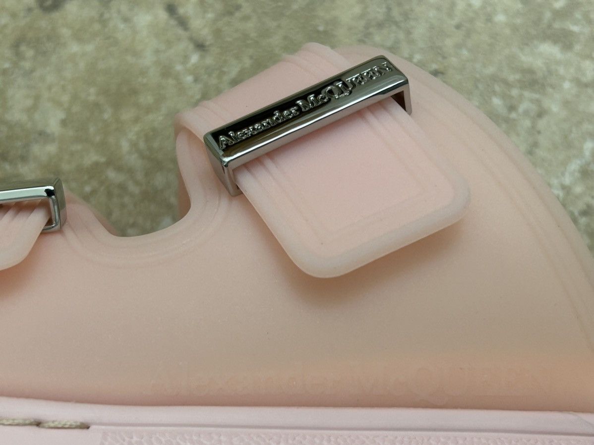 Alexander McQueen Alexander McQueen Rubber Sandal Pink- EUR 36 / US Women 6 Size US 6 / IT 36 - 15 Thumbnail
