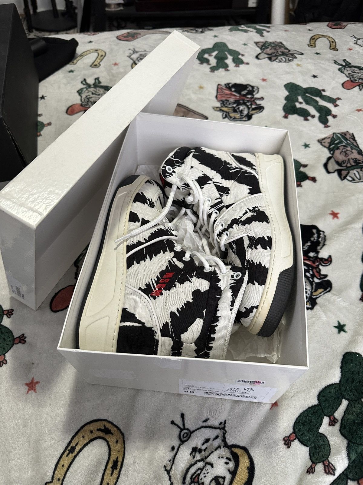 MSGM Black and White Canvas Hi-Tops Size US 7 / EU 40 - 9 Thumbnail