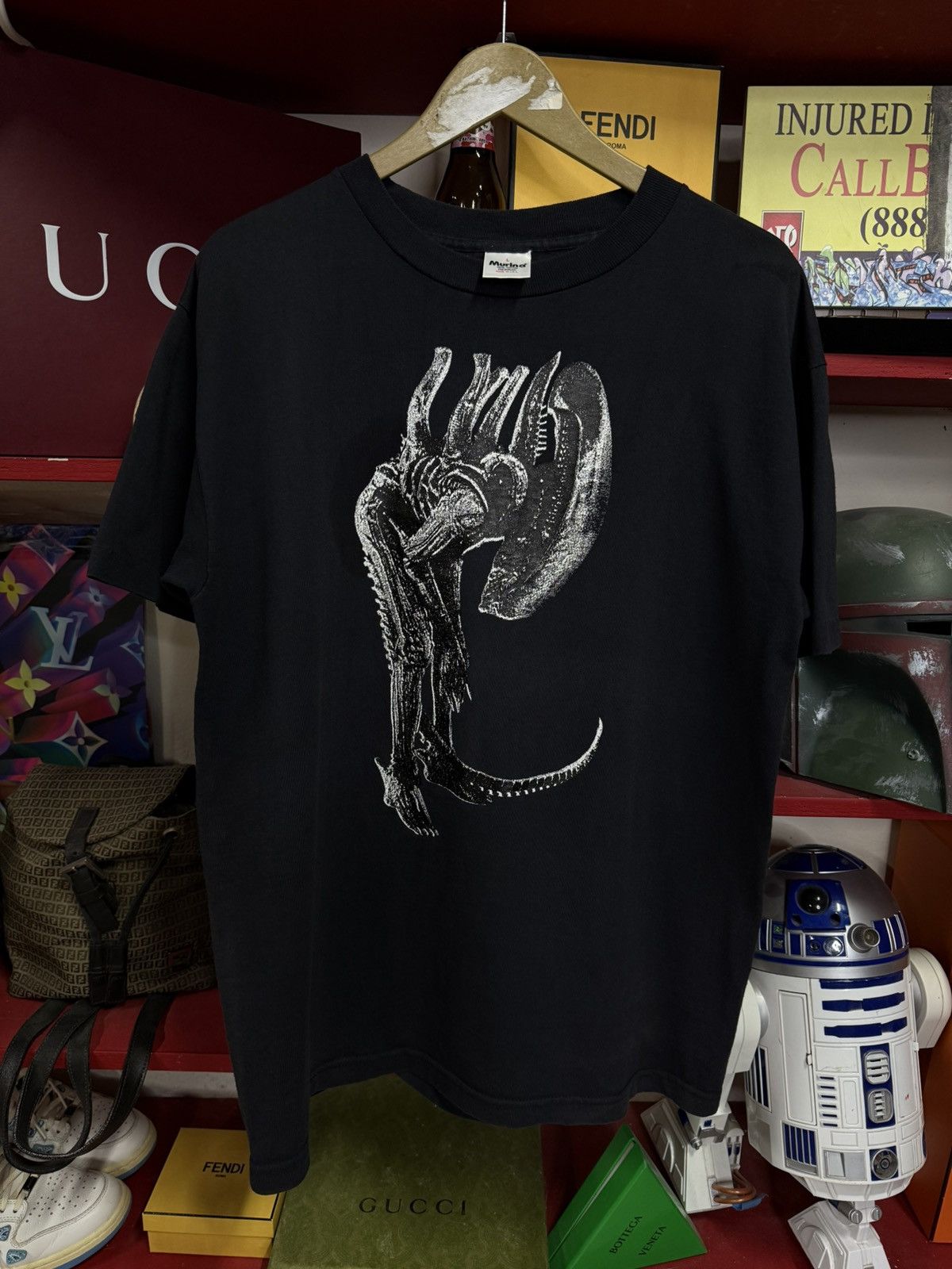 Vintage Vintage 90’s Alien Movie T-Shirt Vtg Rare AVP Promo Medium Size US M / EU 48-50 / 2 - 1 Thumbnail