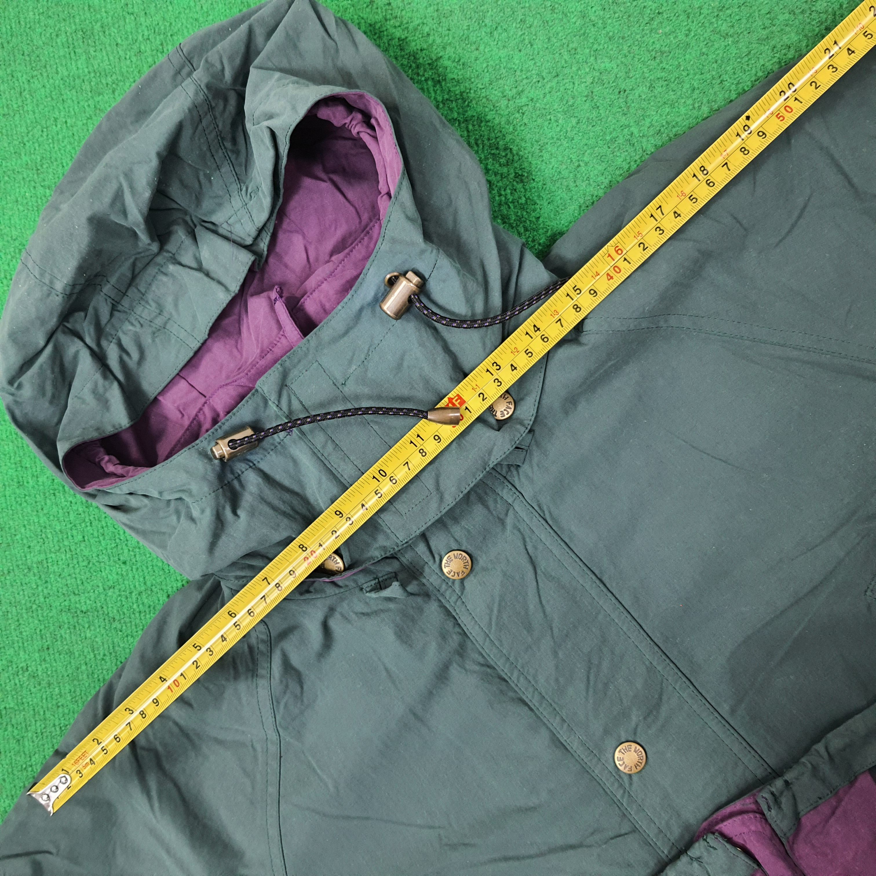 The North Face Vintage The North Face Armadilla Outdoor Jacket C251N15 Size US L / EU 52-54 / 3 - 13 Thumbnail