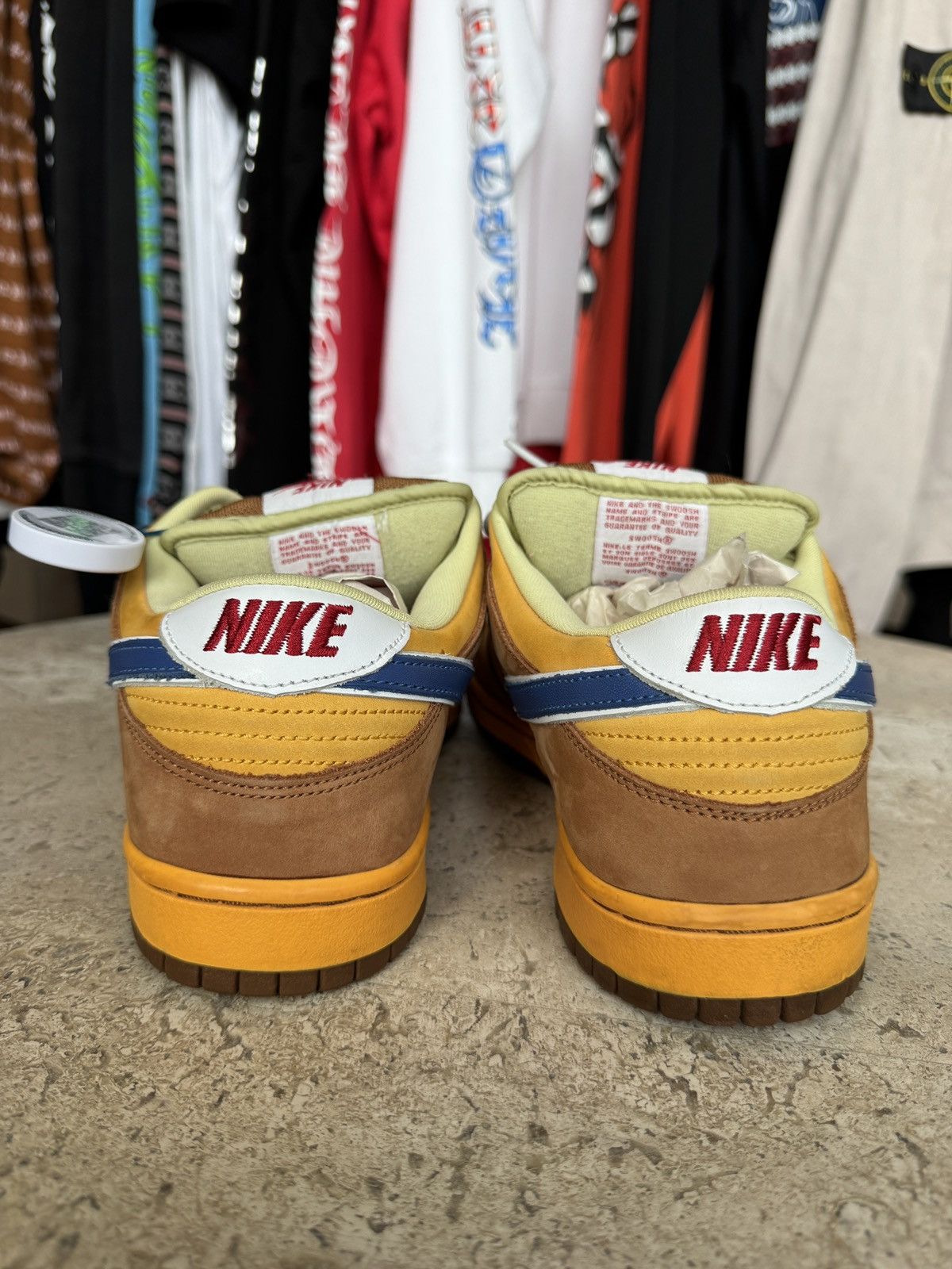 Nike SB Nike SB Dunk Low Newcastle Brown Ale Size US 10.5 / EU 43-44 - 11 Thumbnail
