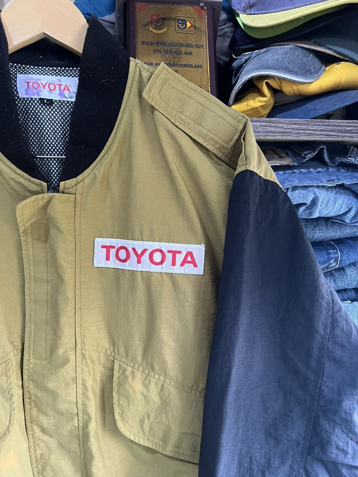 Japanese Brand 🔥Vintage Toyota Zipper Jacket Size US L / EU 52-54 / 3 - 7 Thumbnail