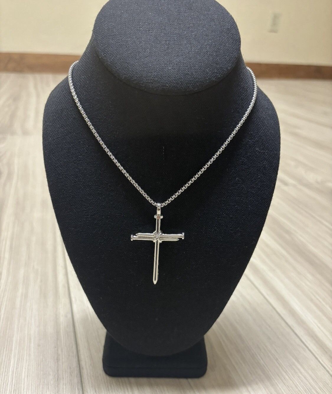 Jewelry Nail Cross Necklace Size ONE SIZE - 3 Thumbnail