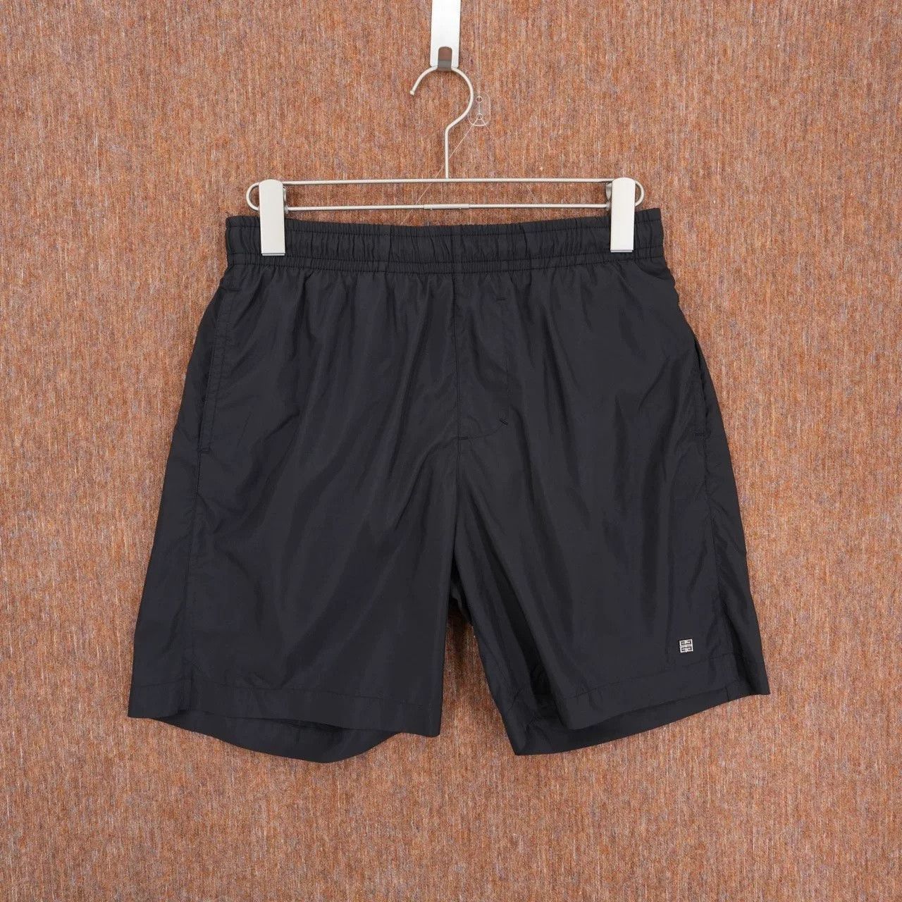 Givenchy GIVENCHY Black Metal Logo Shorts Size US 30 / EU 46 - 5 Thumbnail