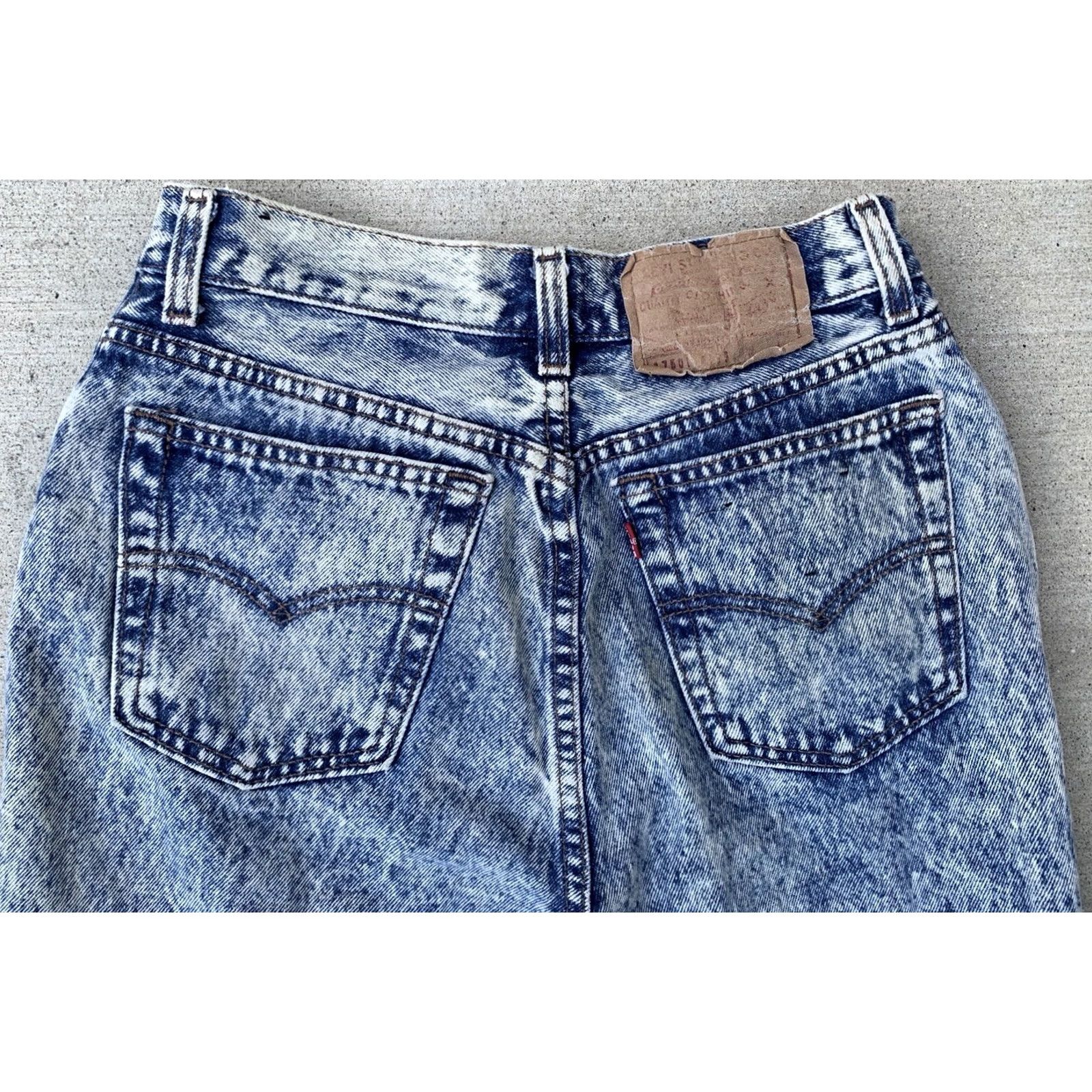 Levi's VINTAGE Levi's 501 Jeans Denim 80s 90s High Waist Tapered Leg Womens Juniors 28in Inseam 31.5in Blue Cotton Button Fly Size 32" / US 10 / IT 46 - 7 Thumbnail