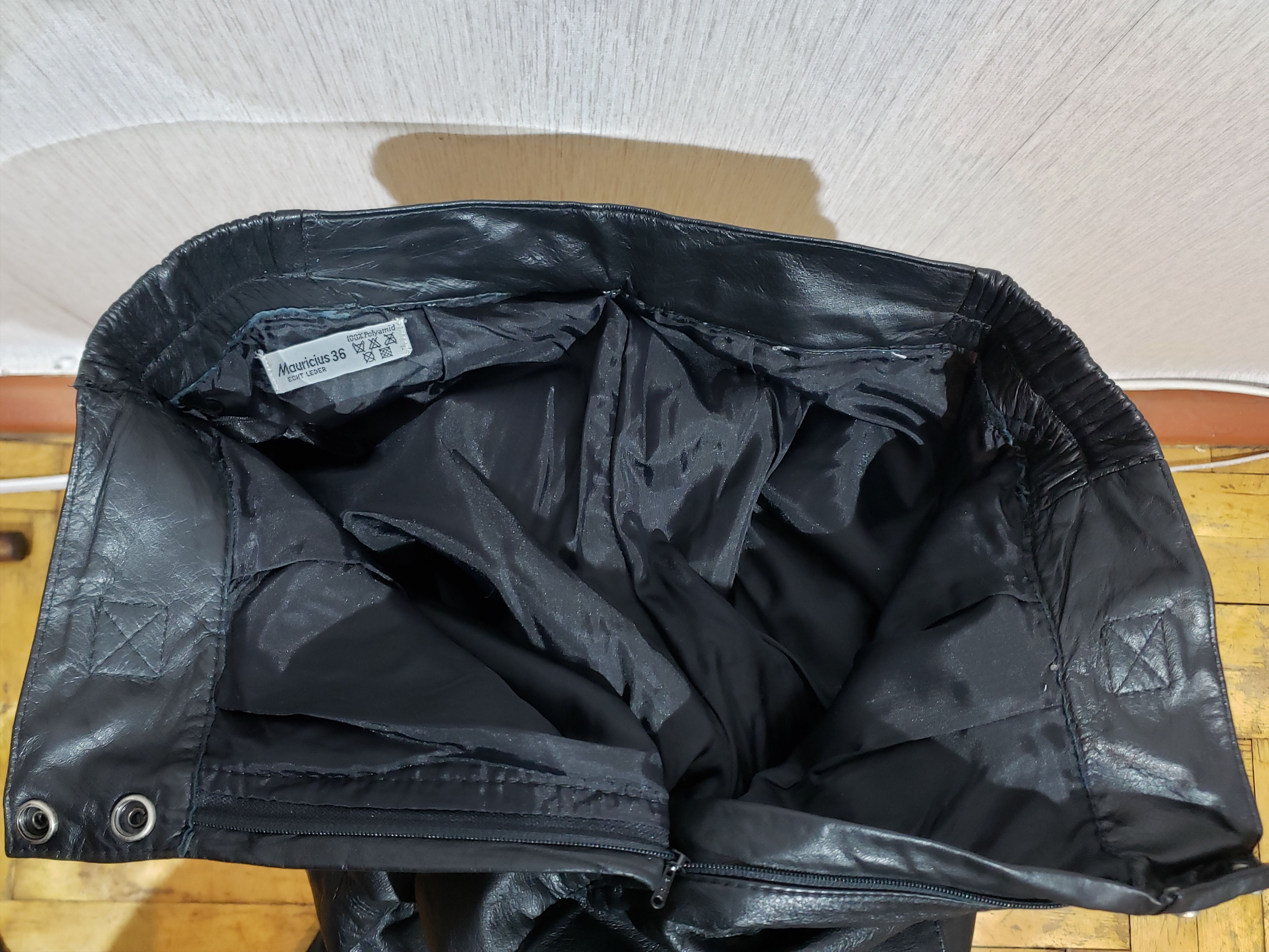 Genuine Leather Stylish elegant women's black leather pants. Size 28" / US 6 / IT 42 - 8 Thumbnail