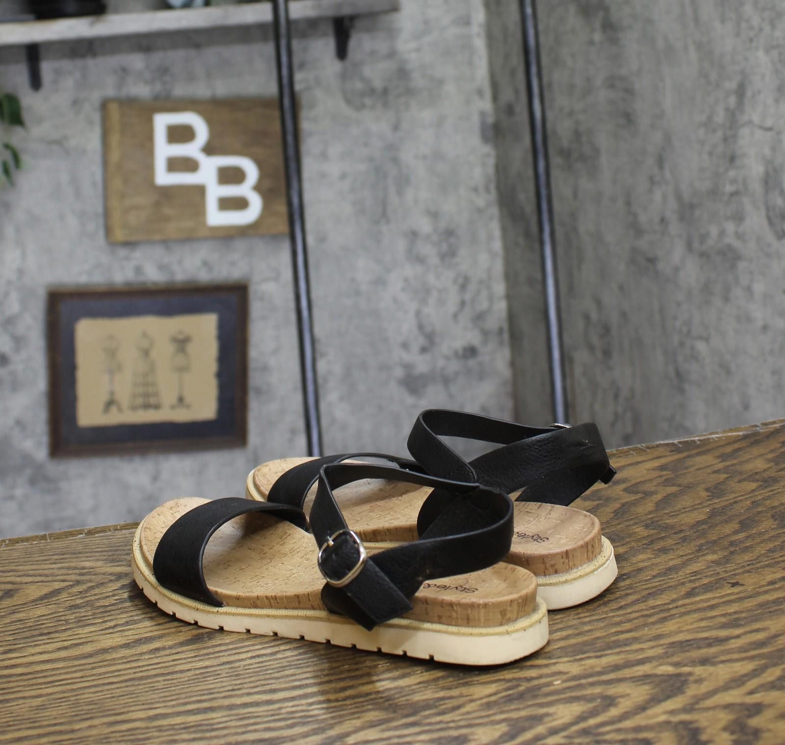 Style & Co Style & Co. Mayaa Flat Sandals 10020656200 Black Beauty 6m Size US 6 / IT 36 - 2 Thumbnail