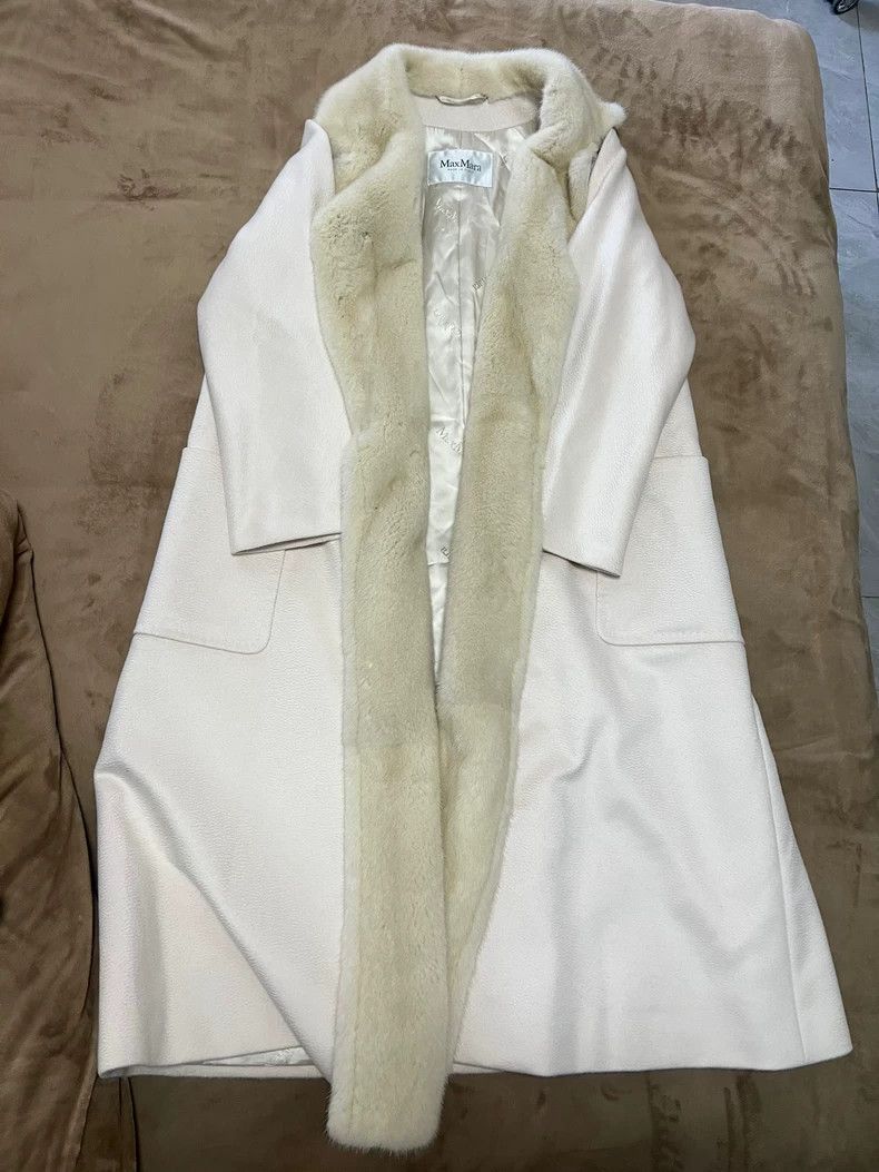Max Mara Max Mara White sheep wool coat Size XS / US 0-2 / IT 36-38 - 1 Thumbnail