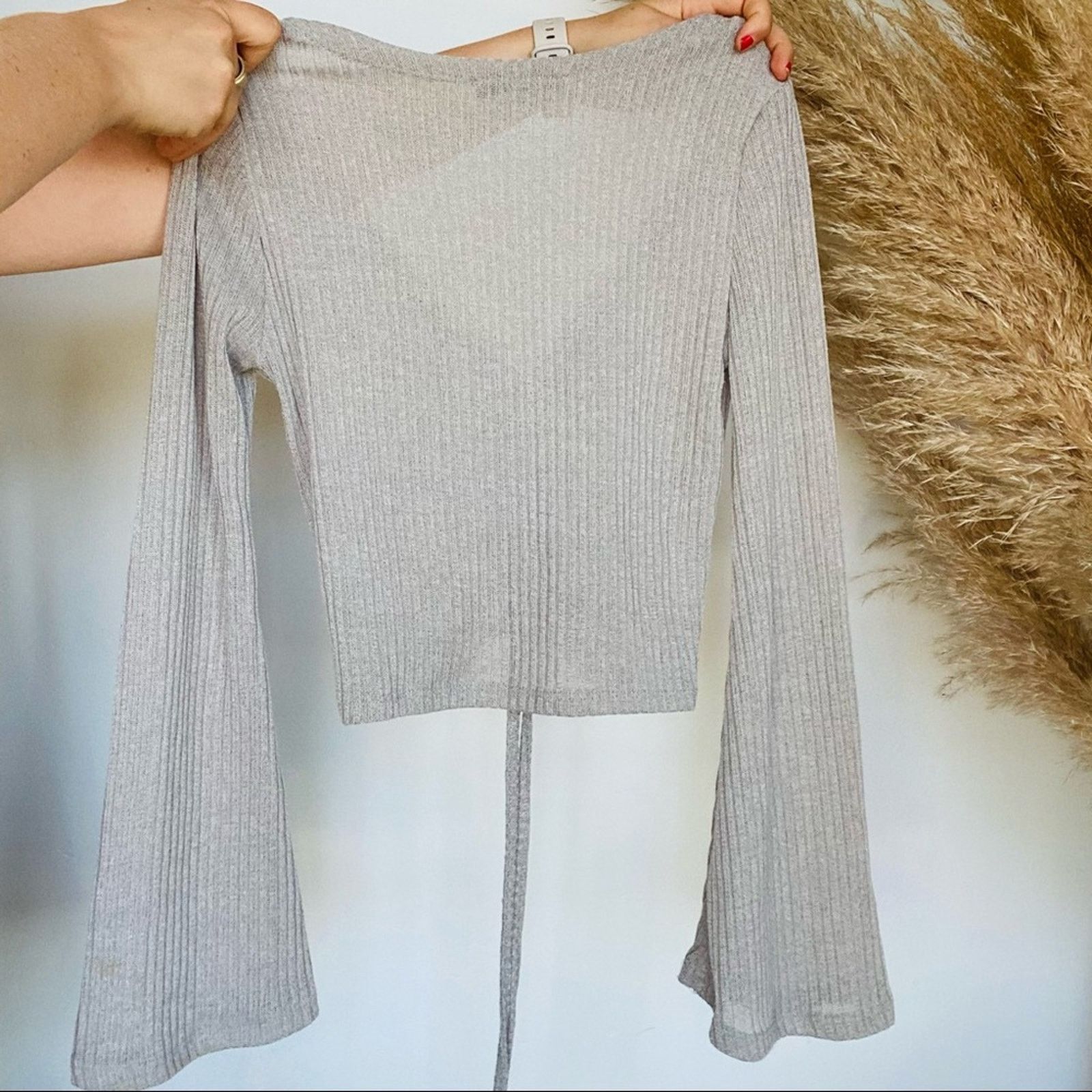 Shein SHEIN Grey Bell Sleeve Mini Crop Top Tie Front VNeck Sweater Size S / US 4 / IT 40 - 6 Thumbnail