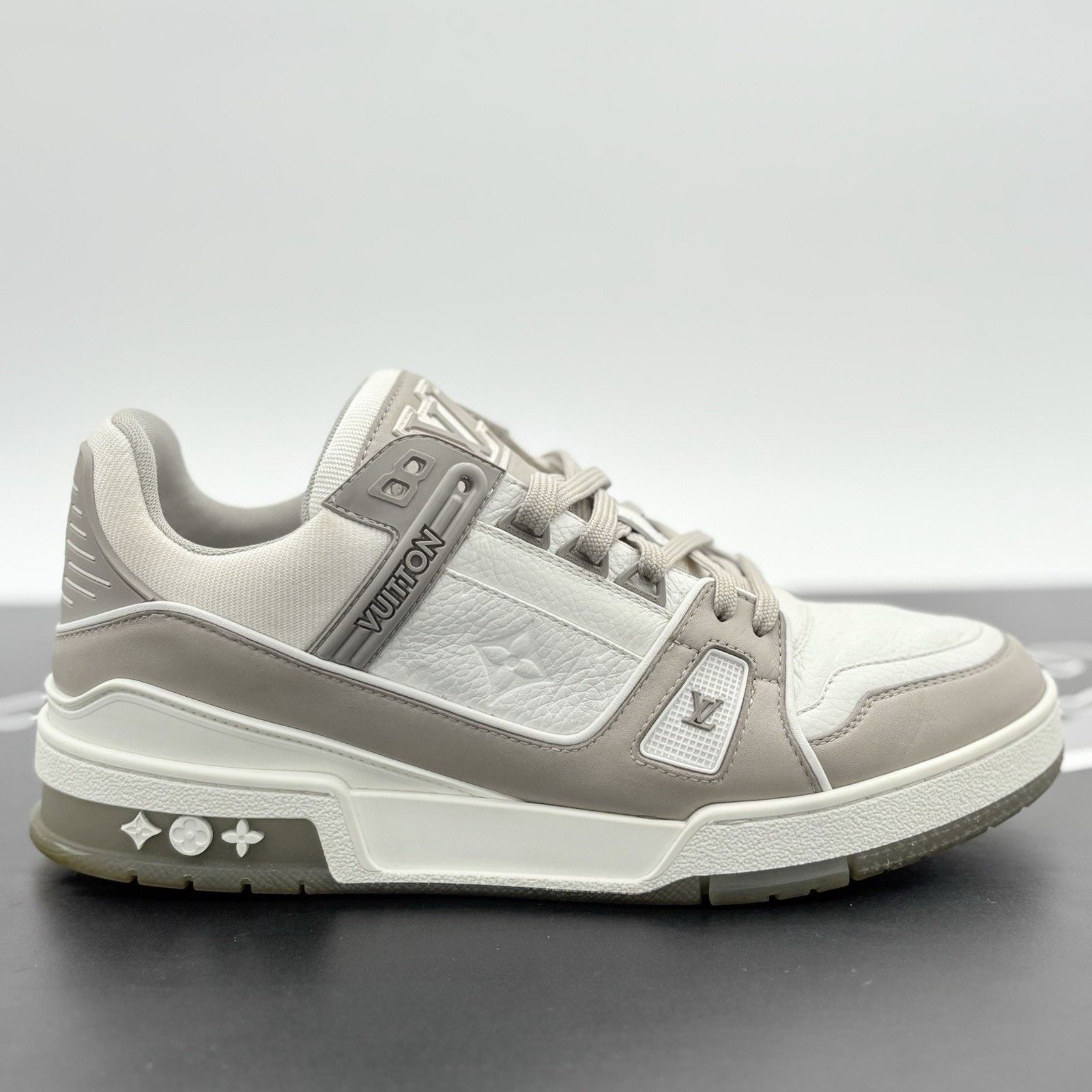 Louis Vuitton Louis Vuitton Trainer ' Grey White ' | GOOD CONDITION! Size US 9 / EU 42 - 3 Thumbnail