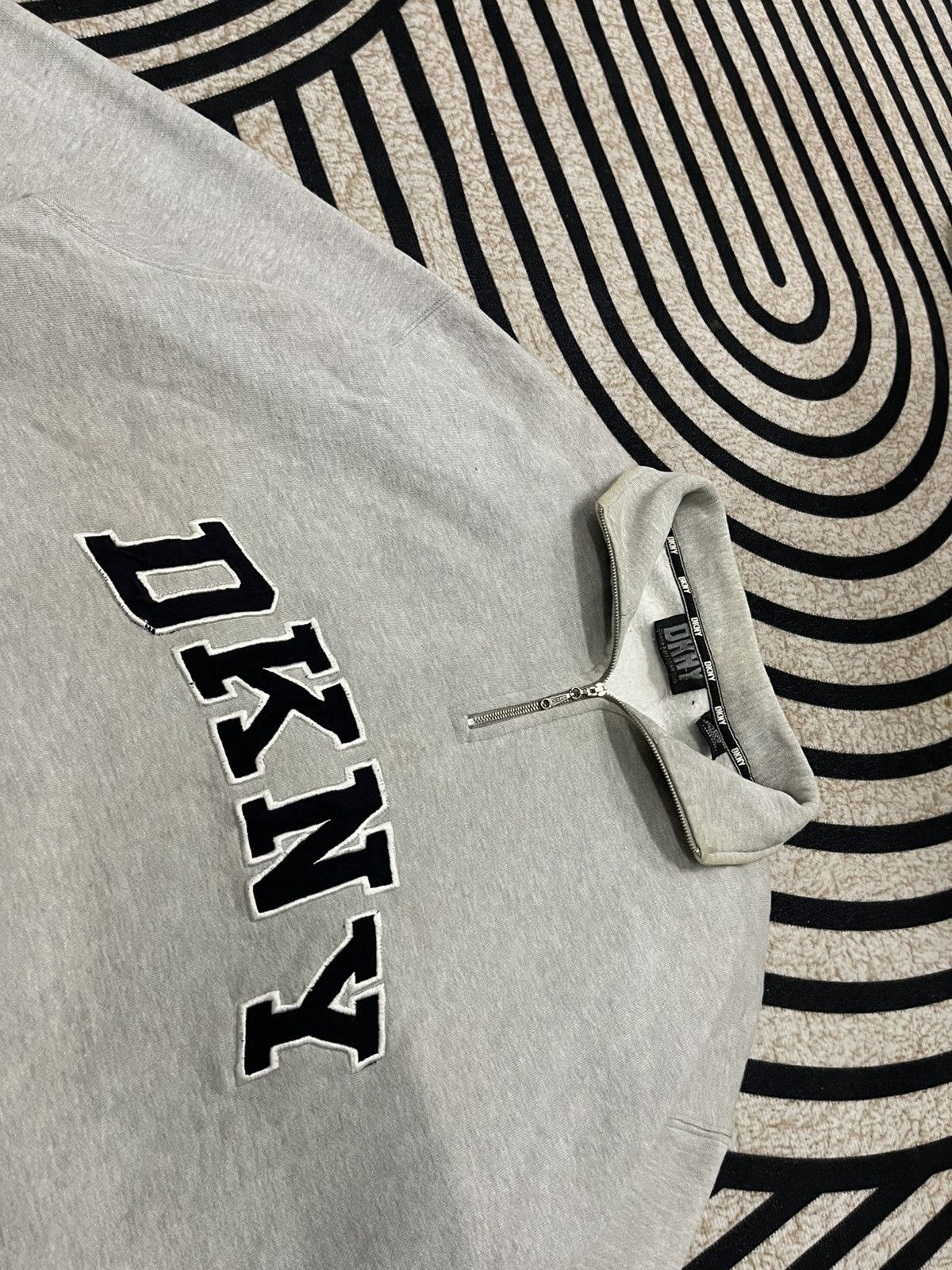 DKNY × Designer × Vintage 90s DKNY HALF ZIPPER SPELL OUT SWEATSHIRT RARE Size US L / EU 52-54 / 3 - 6 Thumbnail