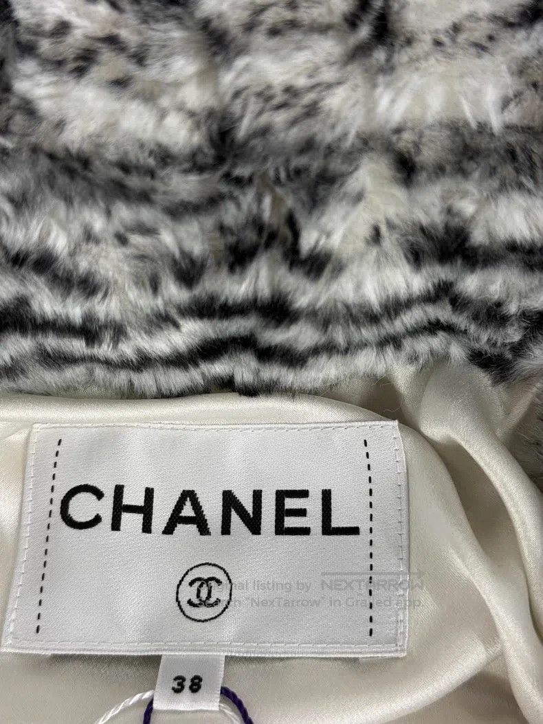 Chanel Chanel Equestrian series striped eco-friendly fur coat Size XS / US 0-2 / IT 36-38 - 4 Thumbnail