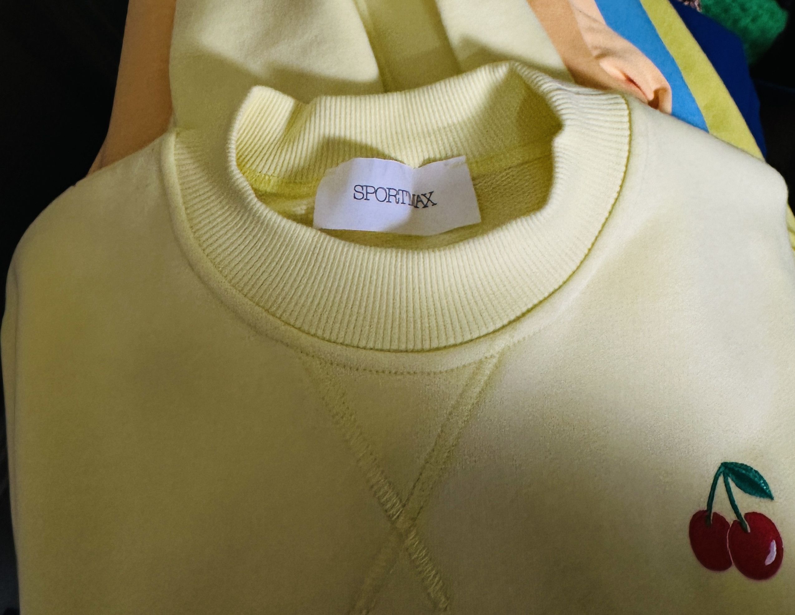 Sportmax Yellow Cherry Sweatshirt Cropped Size M / US 6-8 / IT 42-44 - 6 Thumbnail