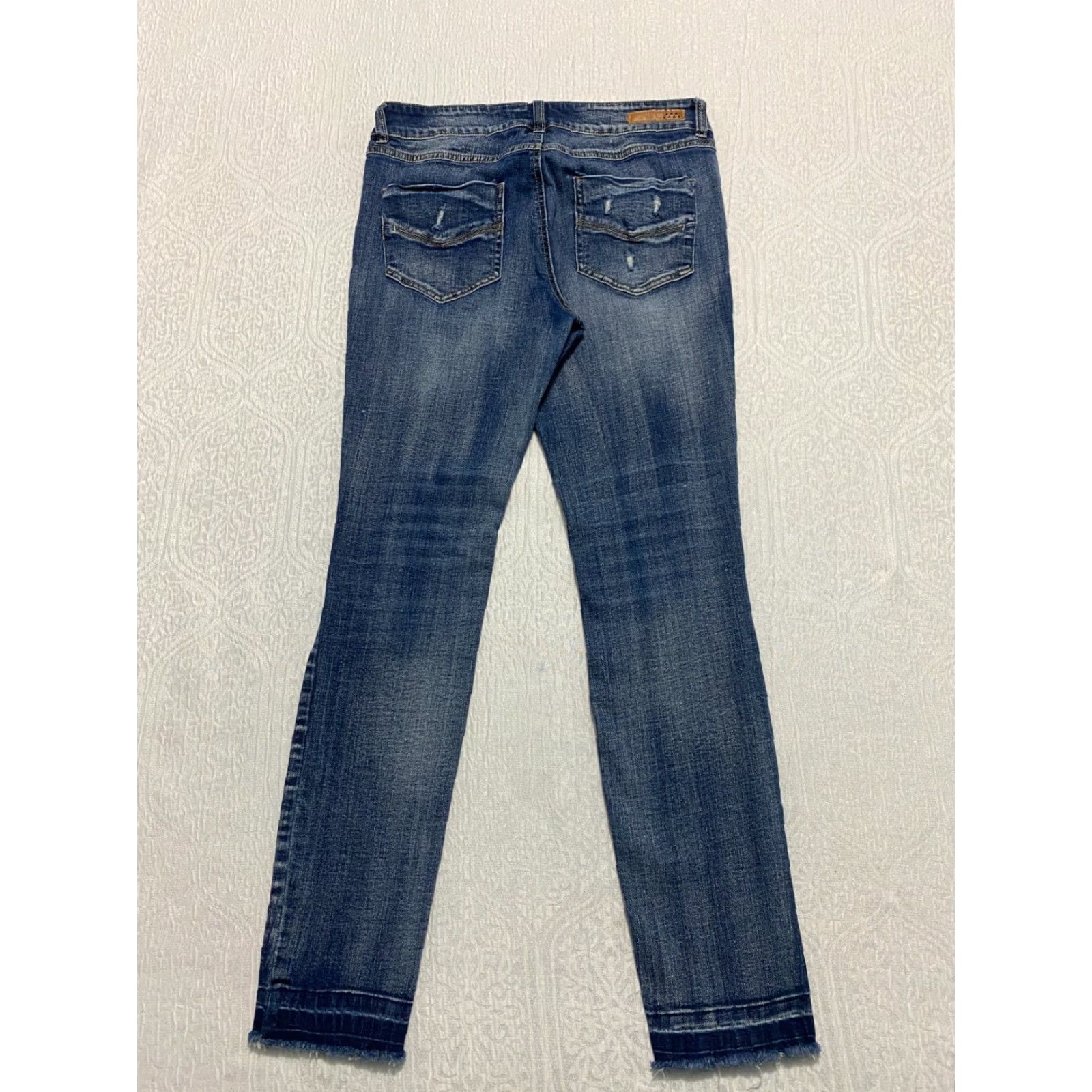 Vintage Dollhouse Jeans Skinny Distressed Ripped Alexa Blue Size 9 Denim 5-Pocket Womens Slim Mid Rise Jeans Size 30" / US 8 / IT 44 - 2 Thumbnail