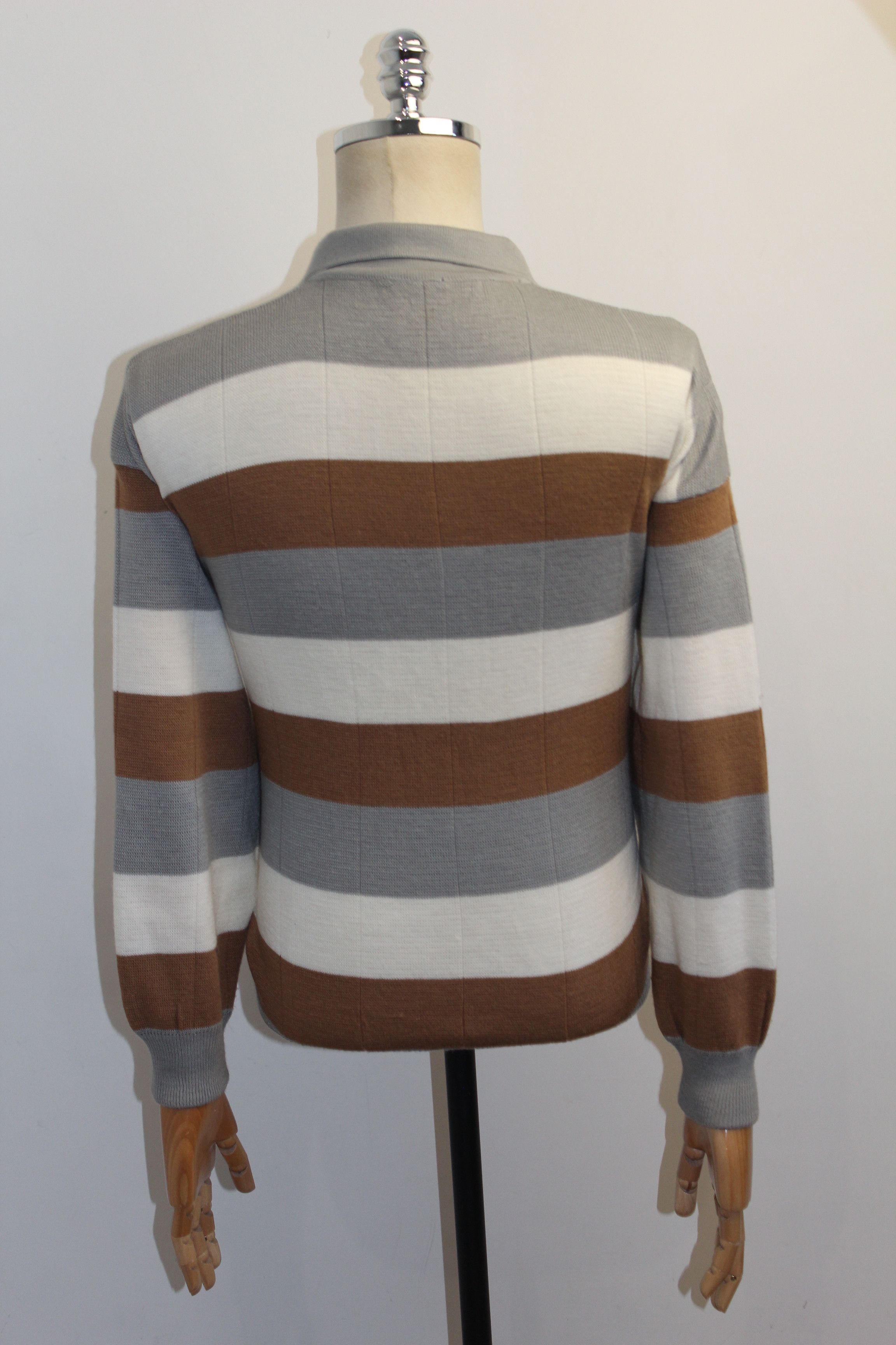 Lacoste Men's LACOSTE Vintage V-Neck Striped Jumper Size US M / EU 48-50 / 2 - 6 Thumbnail