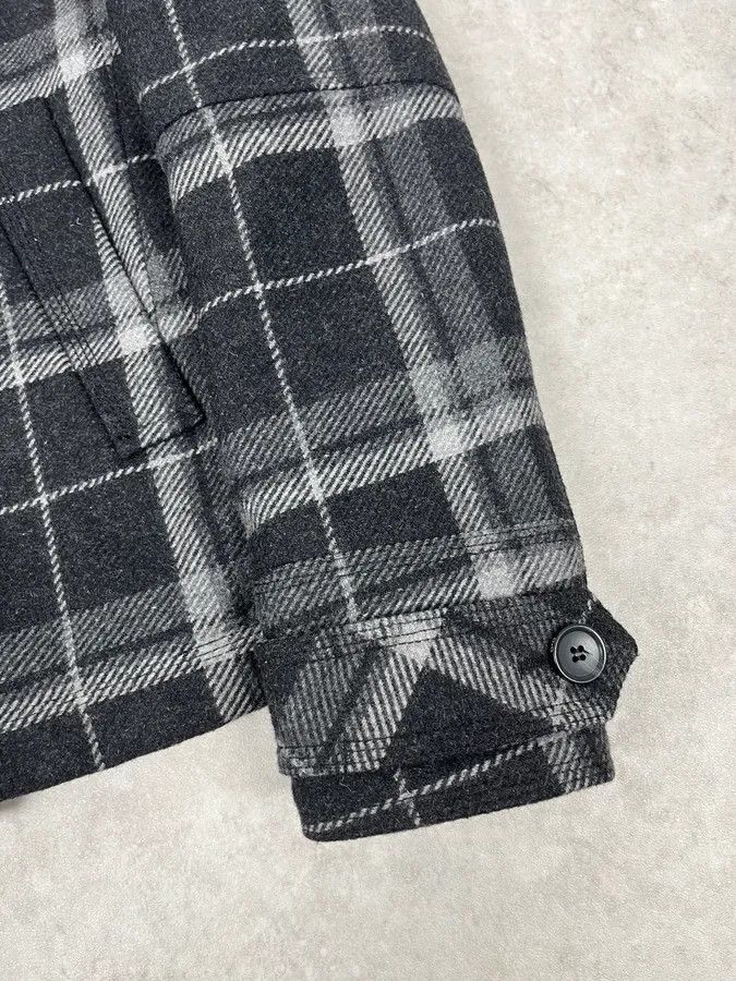 Dolce & Gabbana 2000s Dolce & Gabbana Grey Checkered Wool Buttoned Jacket Size US M / EU 48-50 / 2 - 9 Thumbnail