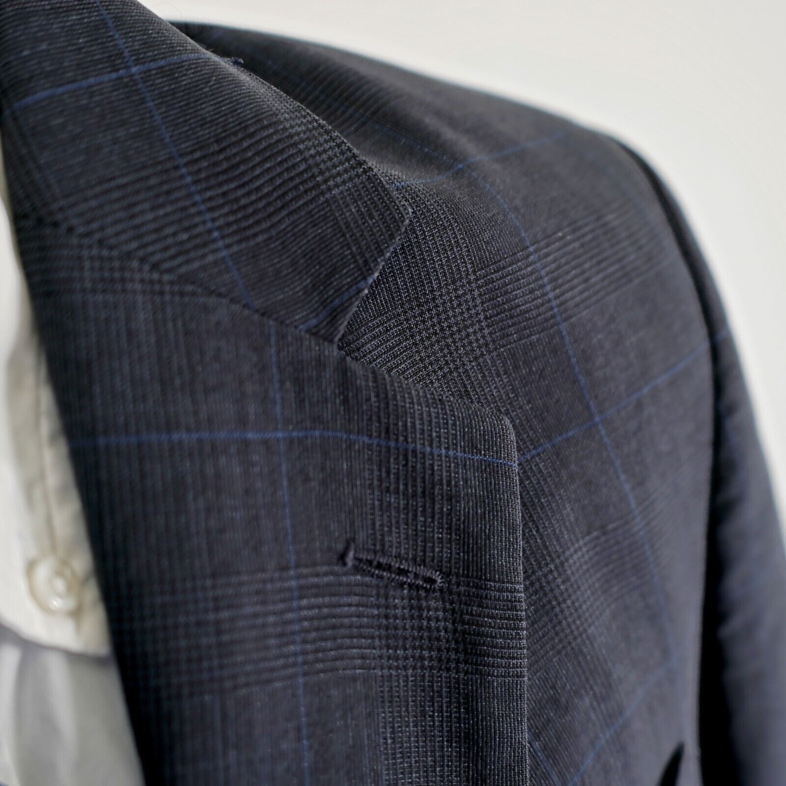 Jos. A. Bank Jos A Bank Wool Gray Glen Plaid W/ Blue Windowpane 2 Button Size 38R - 2 Thumbnail