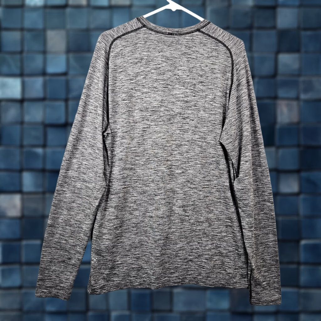 Lululemon Lululemon Men's Long Sleeve Metal Vent Tech T-shirt XL Gray Logo Regular Size XL Shirt Mens VENT TECH Size US XL / EU 56 / 4 - 1 Thumbnail
