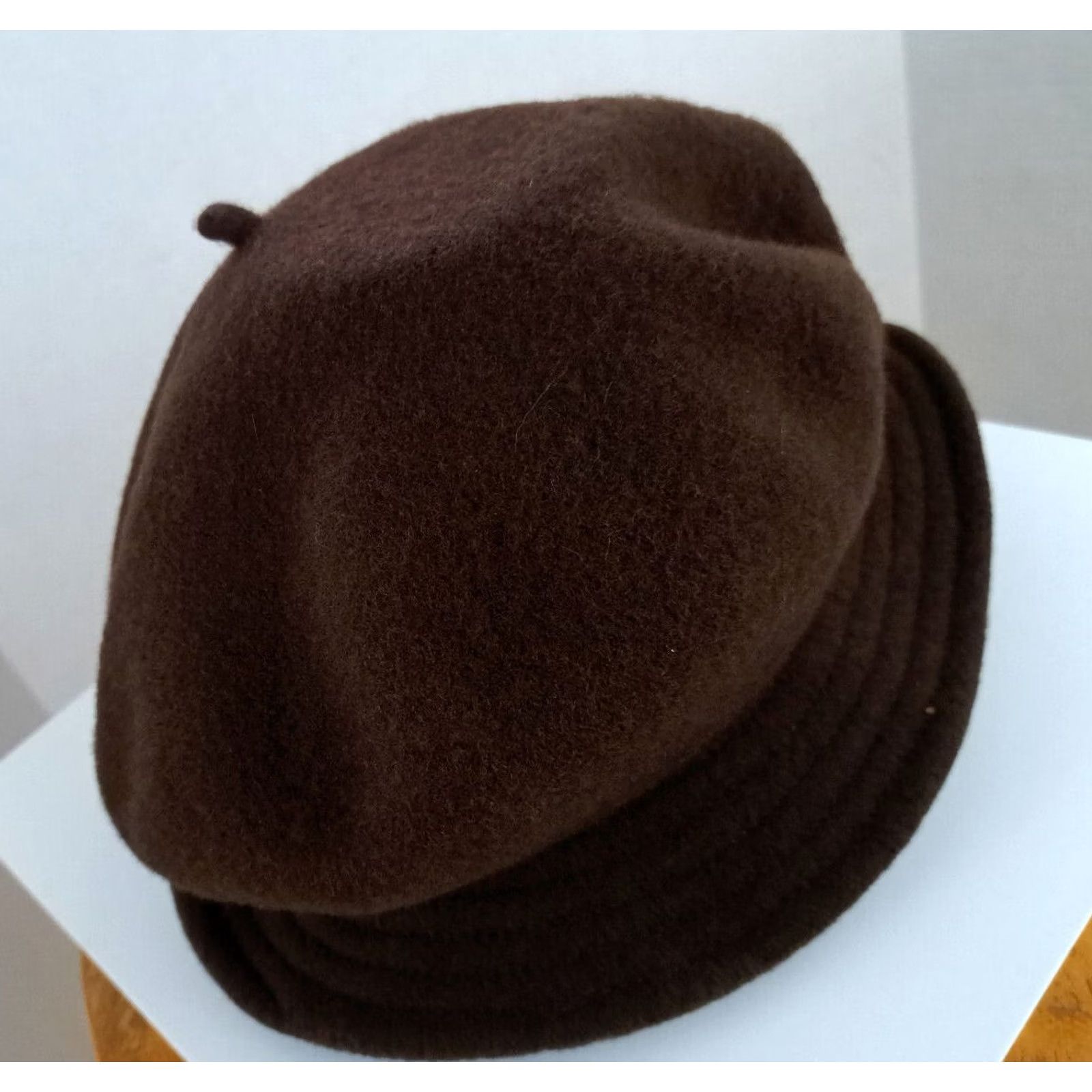 Vintage VINTAGE Toucan Beret Hat Women Brown NWT Hopeless Romantic Sm-Med Adjustable Brown Beret Hat Womens Mist Size ONE SIZE - 4 Thumbnail