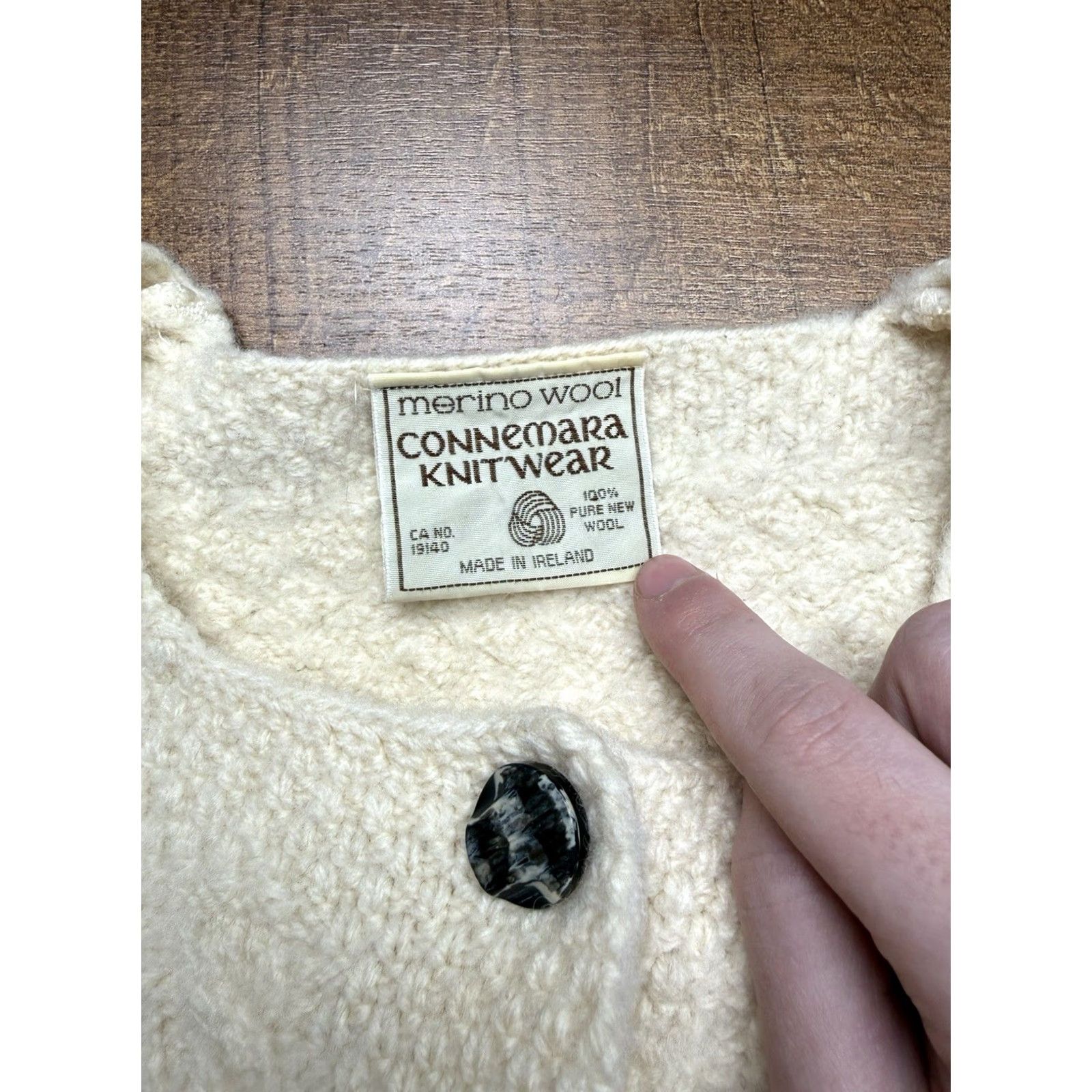Vintage Connemara Knitwear Ivory Irish Cable Knit Merino Wool Cardigan Sweater Large Cardigan Ladies Size L Crew Neck Knit Wool Button Shoulder Ladies Mens? Size L / US 10 / IT 46 - 5 Thumbnail