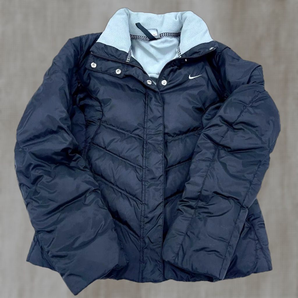Nike VINTAGE Nike Puffer Jacket Women S Black Down Fill 2000s Swoosh Hooded Size S / US 4 / IT 40 - 1 Thumbnail