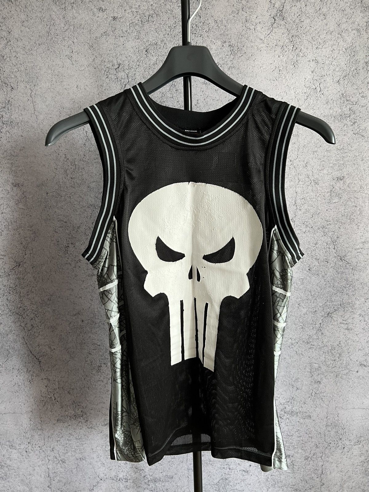 Marvel Comics Crazy Y2K 2012 Marvel Comics Skulls Sleeveless Tee Tank Top Size US M / EU 48-50 / 2 - 6 Thumbnail