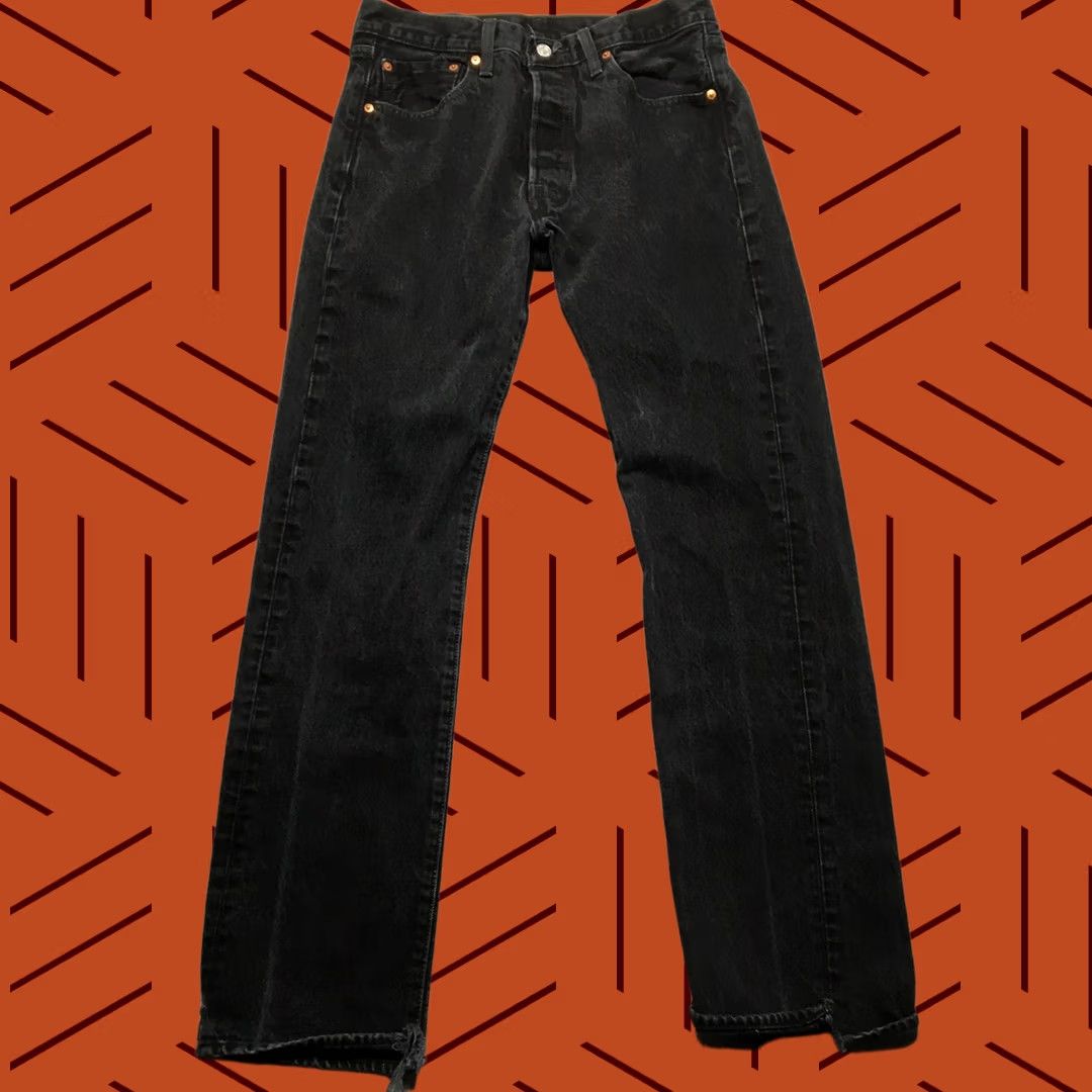 Levi's Levi's 501 Jeans Men 32x32 Black Button Fly Straight Denim Distressed Pockets 5-Pocket Regular Mens Size US 32 / EU 48 - 1 Thumbnail