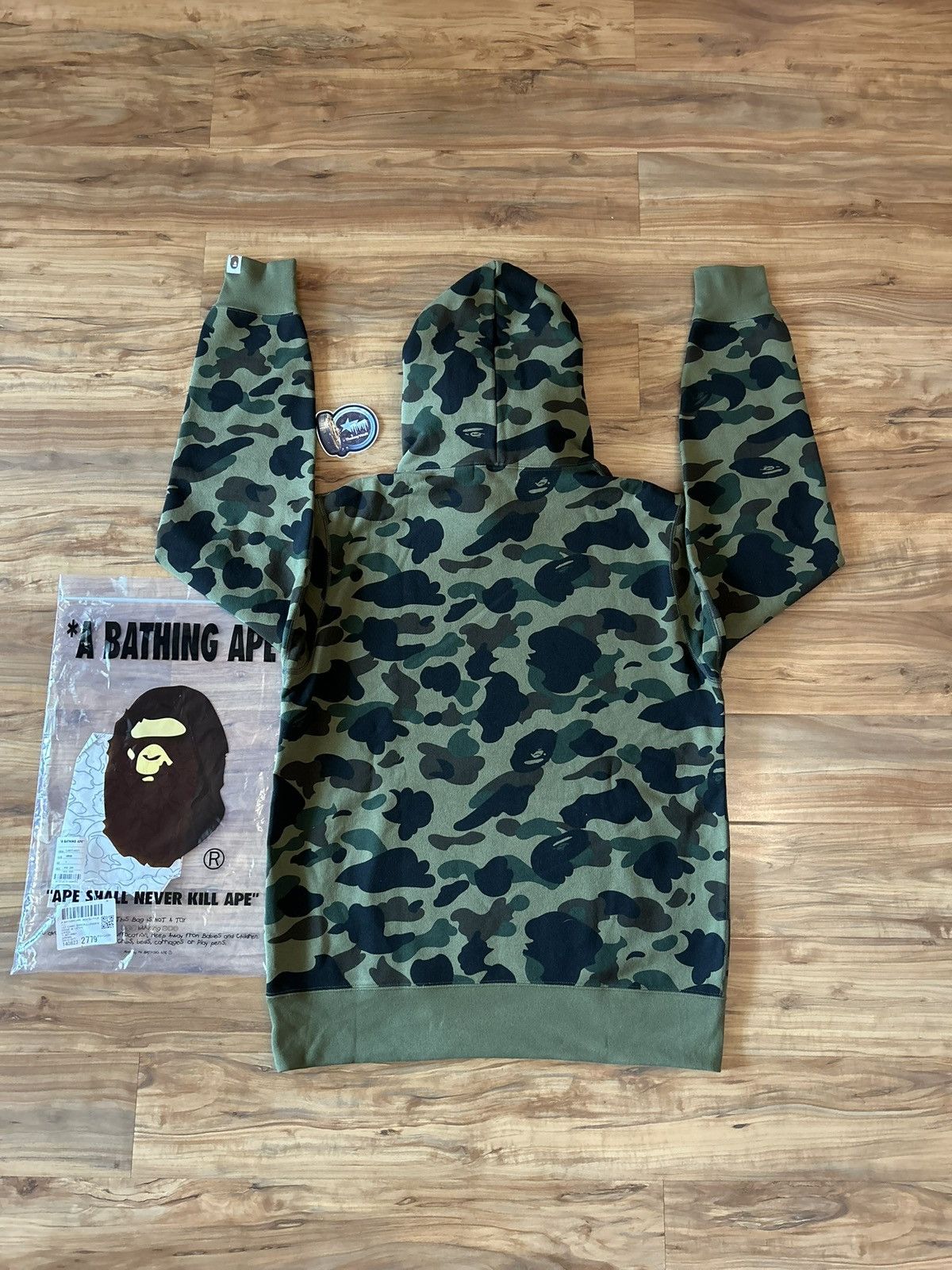 Bape NEW Bape Green Camo 1st Camo Pullover Hoodie Size US L / EU 52-54 / 3 - 7 Thumbnail