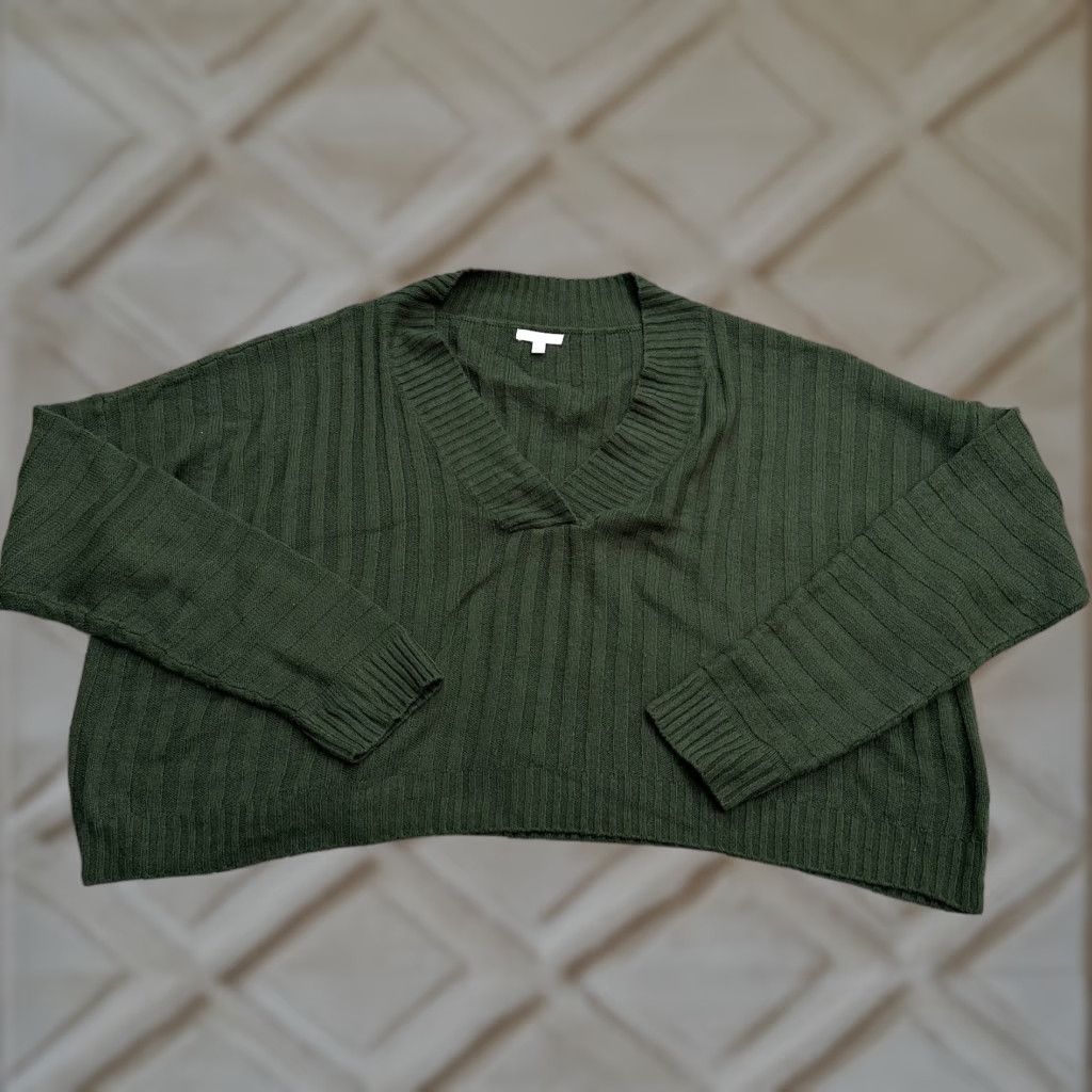 Vintage Abound Women’s Large Green Cropped Pullover Sweater, V-Neck, Relaxed Fit, Knit, Casual Size L / US 10 / IT 46 - 1 Thumbnail