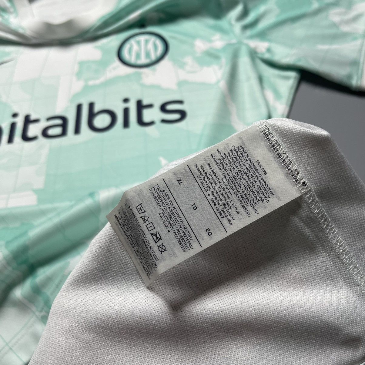 Vintage NWT INTER NIKE 2022/2023 FOOTBALL AWAY JERSEY #23 BARELLA Size US XL / EU 56 / 4 - 11 Thumbnail