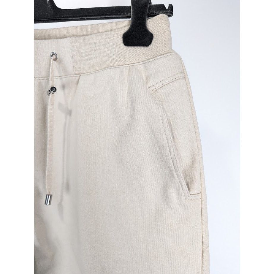 Balmain o1rshd1 B Logo Jogger Short in Beige Size US 32 / EU 48 - 11 Thumbnail