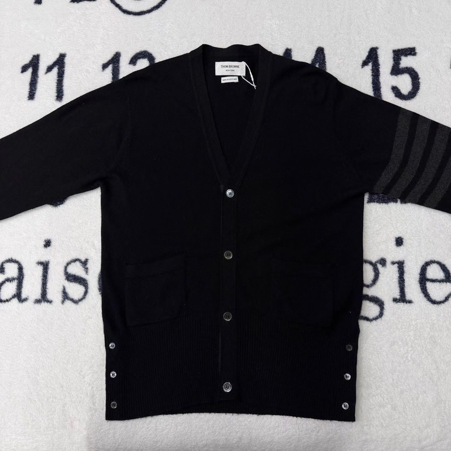 Thom Browne Black V-Neck Button Front Cardigan XL Size US XL / EU 56 / 4 - 1 Thumbnail