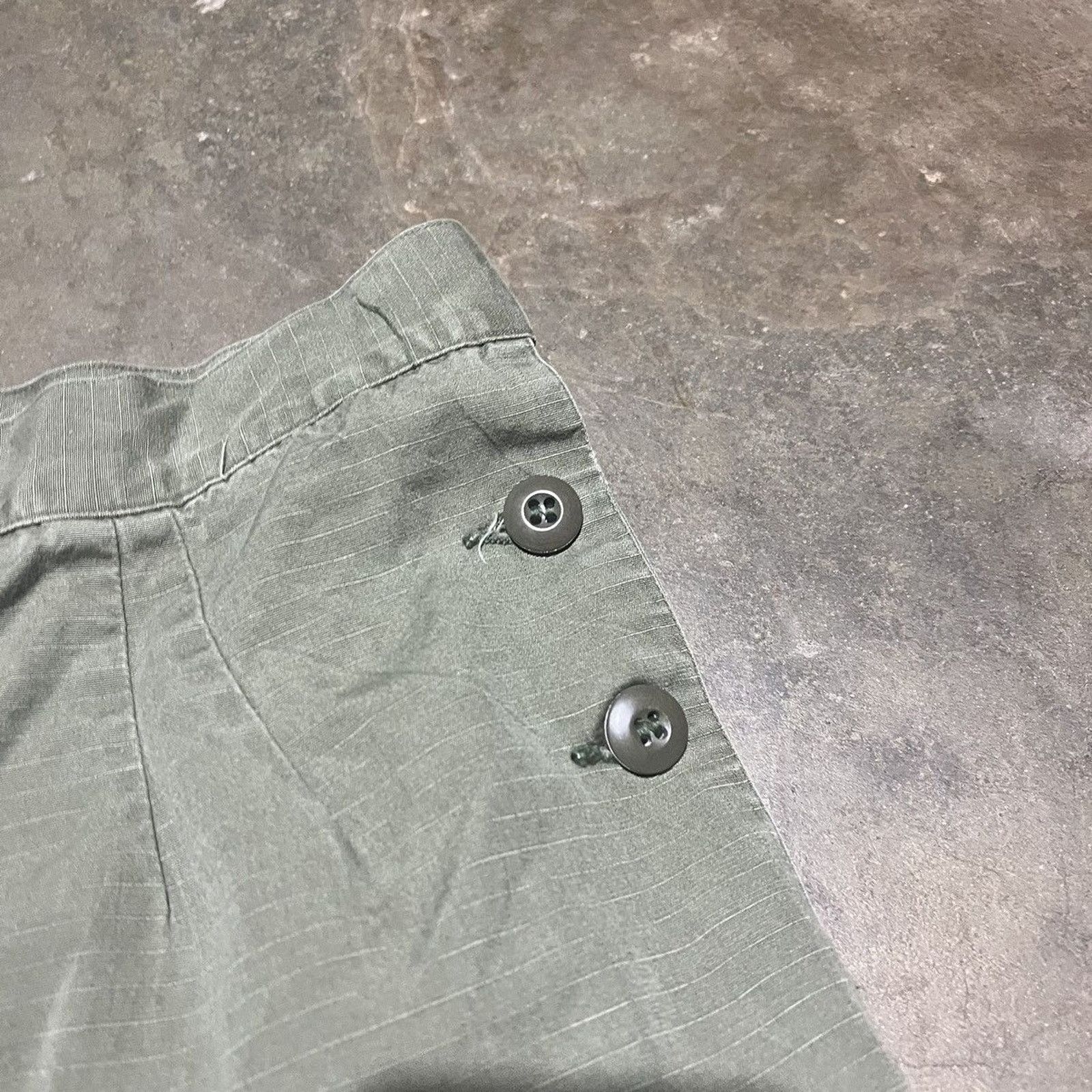 Vintage Vintage 60s US Army Green OG-107 Fatigue Pants 27x32 Size 27" / US 4 / IT 40 - 4 Thumbnail