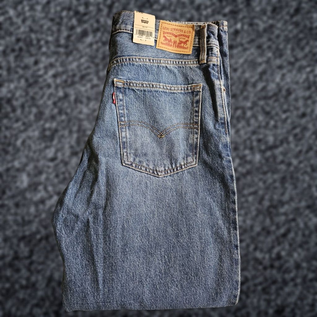 Levi's VINTAGE NWT Levi's 94 Baggy Straight Leg Mid Rise Women's 34x31 Jeans Size ONE SIZE - 1 Thumbnail