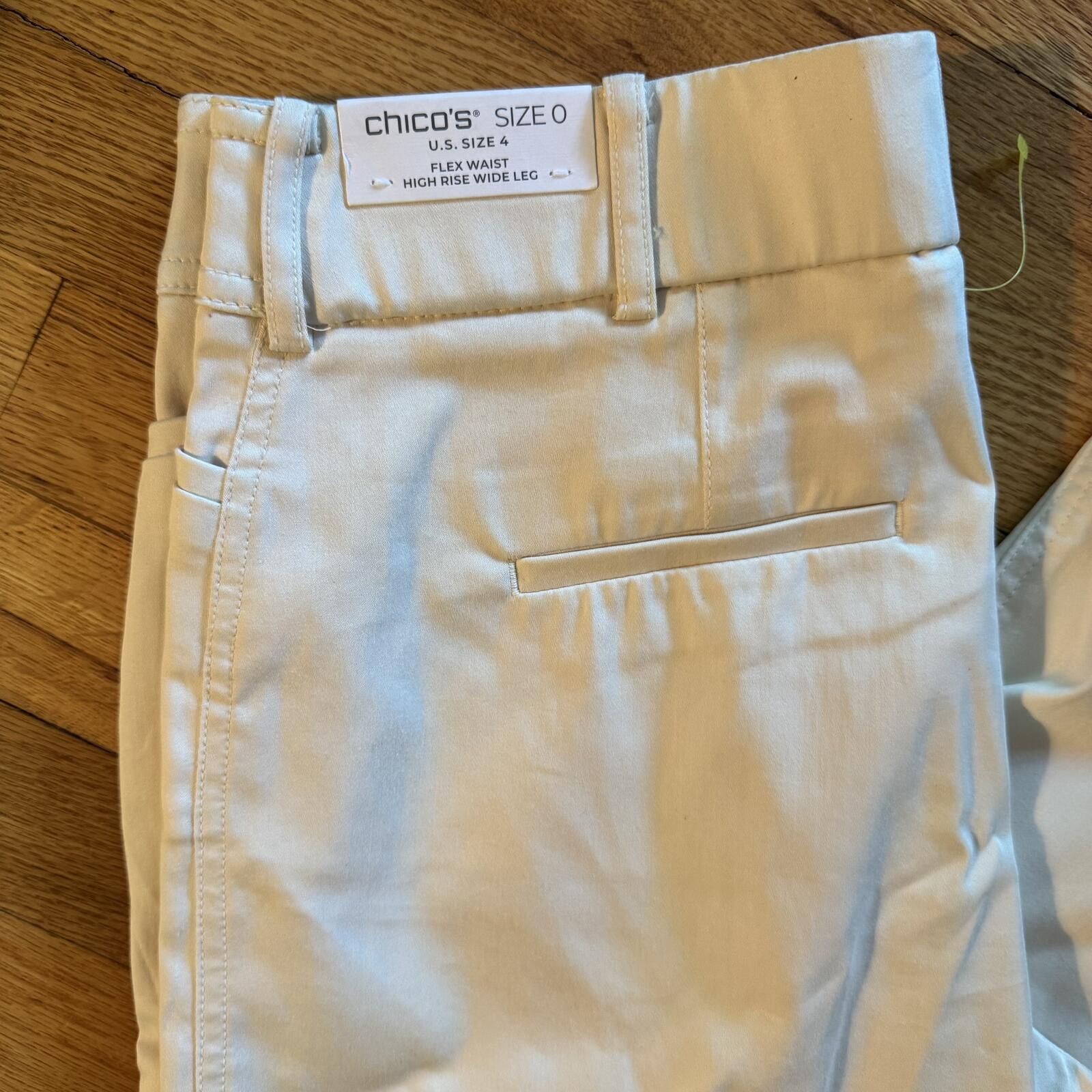 Chicos NWT Chico's Women's High Rise Wide Leg Pants Size 4 Cream Size 25" / US 0 / IT 36 - 2 Thumbnail