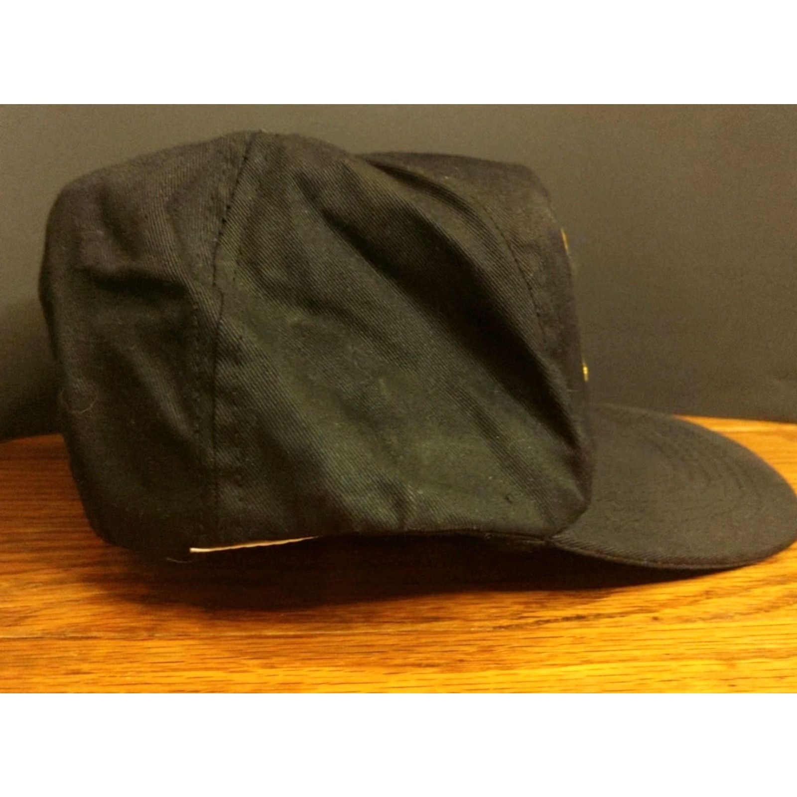Vintage VINTAGE Universal Hawkeyes Hat Cap Black Snapback Spell Out Collegiate Sports Canvas Adjustable Men Hats Hawkeyes College 90s Football Universi... Size ONE SIZE - 6 Thumbnail