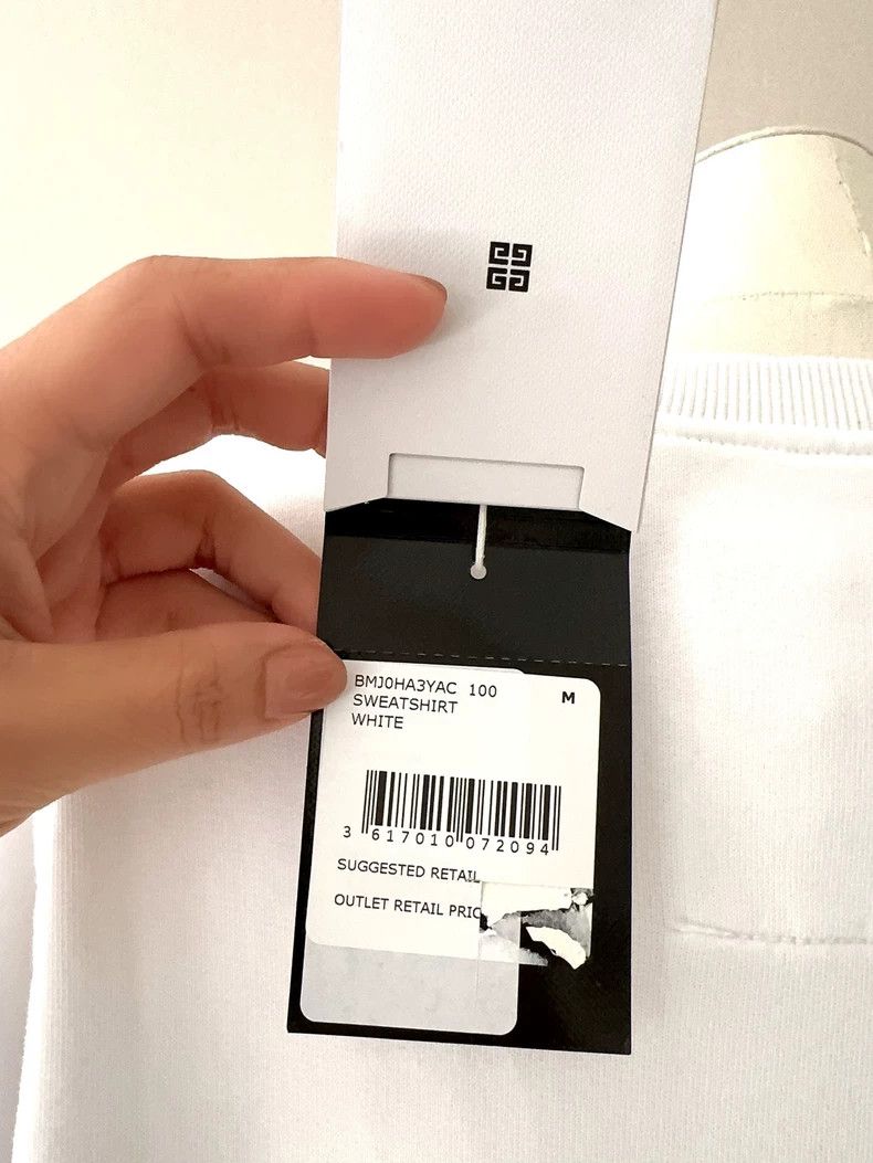Givenchy Givenchy White Round Neck Letter Logo Hoodie Size US M / EU 48-50 / 2 - 5 Thumbnail