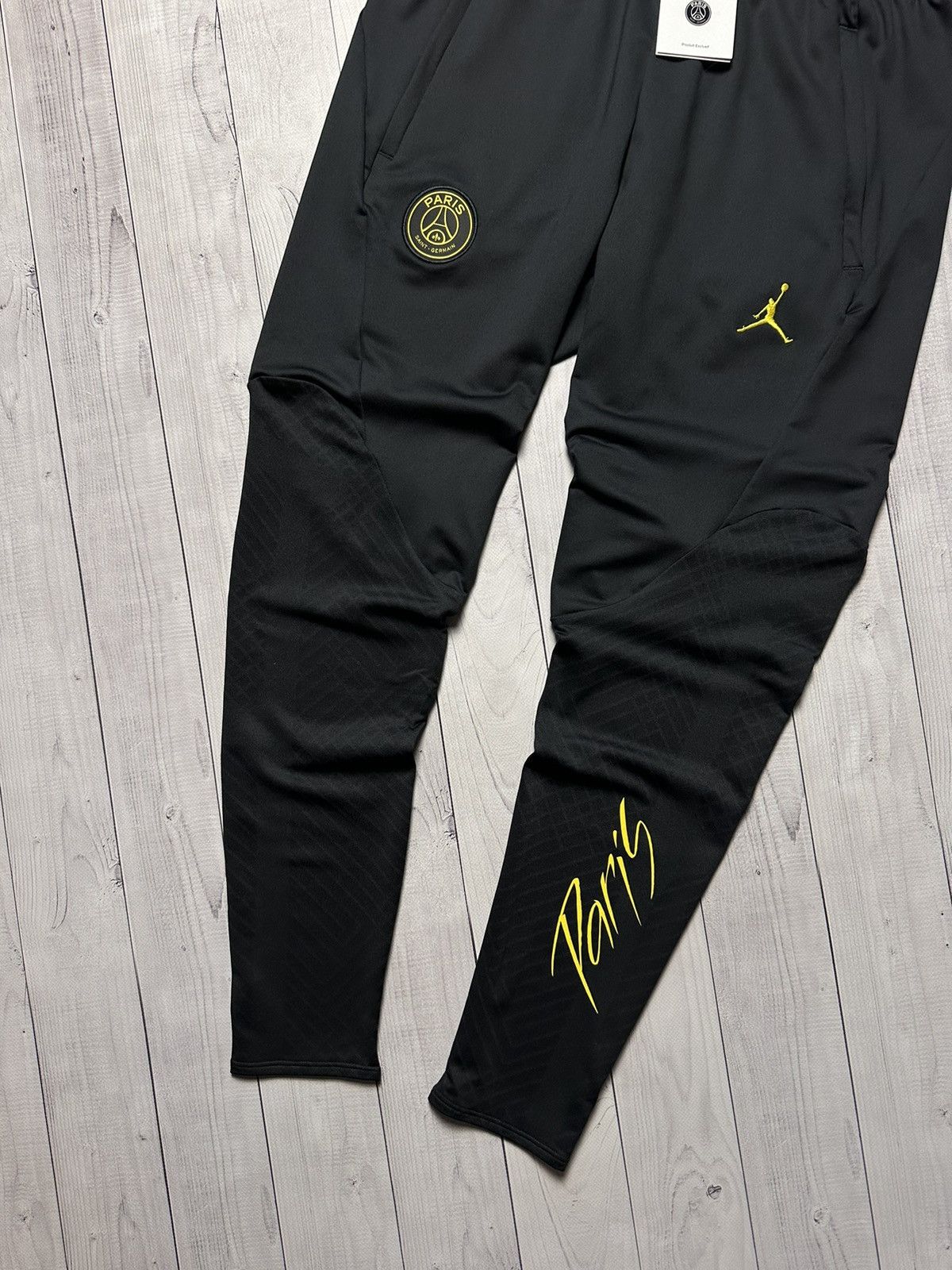 Jordan Brand Nike Paris Jordan soccer joggers PSG size S,M,L pants Size US 32 / EU 48 - 2 Thumbnail