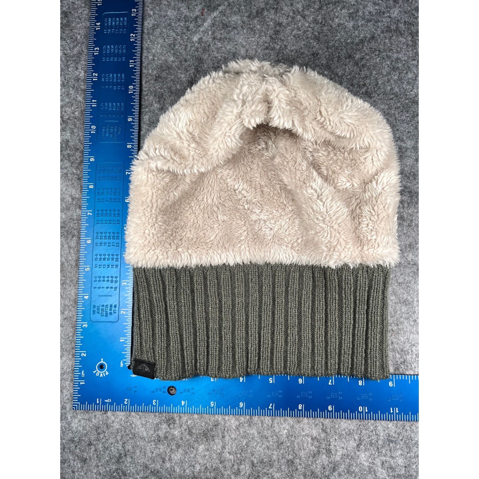 Dockers Dockers Beanie Adult One Size Gray Knit Lined Acrylic Polyester Ribbed Knit Ski Hat/Toque Unisex Outdoor Winter Accessories Size ONE SIZE - 5 Thumbnail
