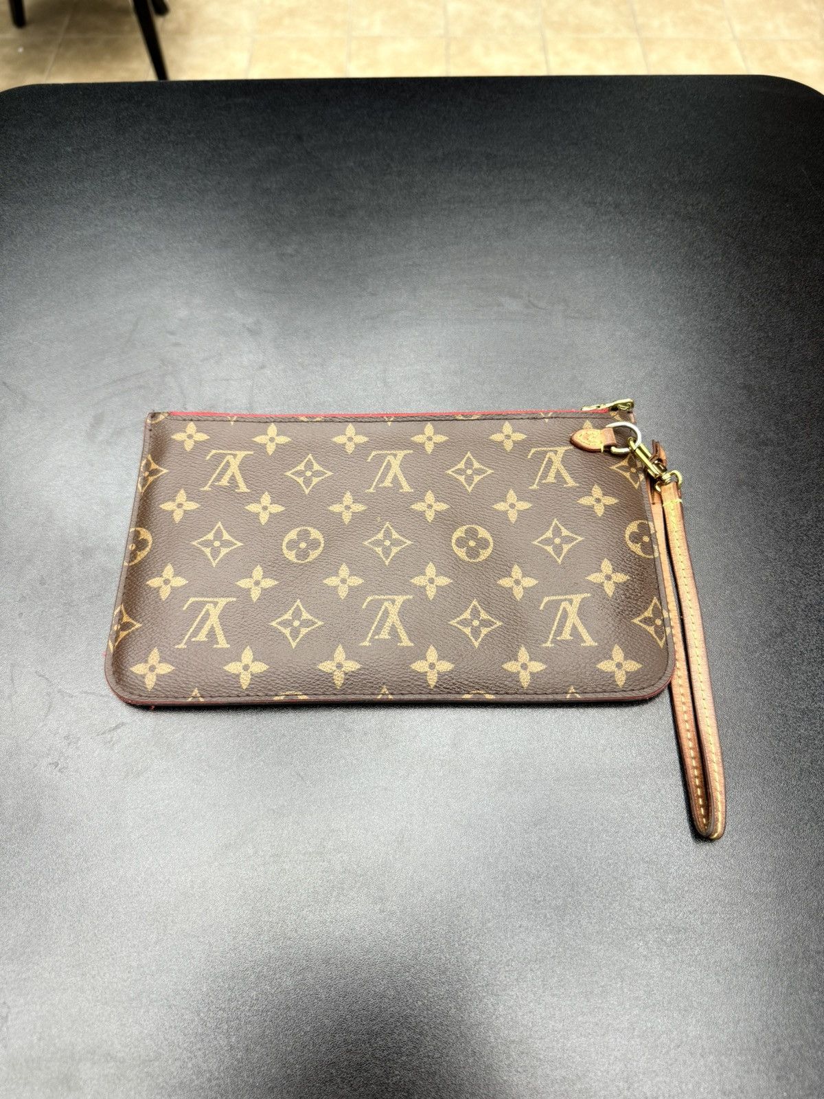 Louis Vuitton Louis Vuitton Neverfull MM Pouch wristlet wallet Size ONE SIZE - 8 Thumbnail
