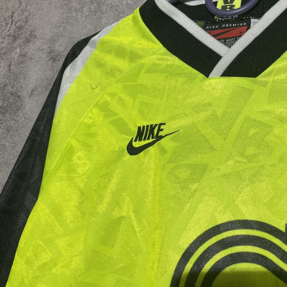 Nike Borussia Dortmund 95-96 Football Nike Shirt #9 Chapuisat Size US S / EU 44-46 / 1 - 6 Thumbnail