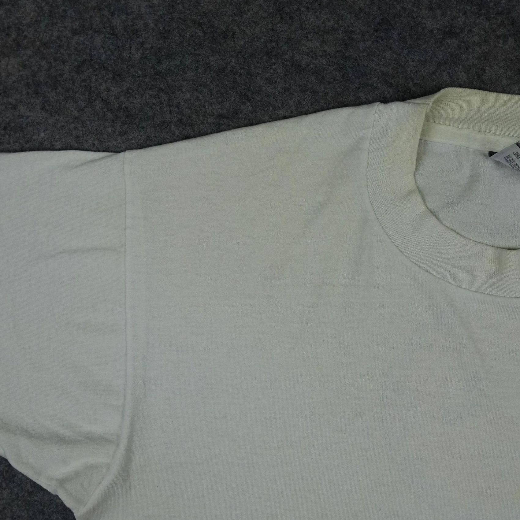 Fruit Of The Loom VINTAGE Camp Royaneh Shirt Mens L White Eagle Graphic Fruit of the Loom 90s Size US L / EU 52-54 / 3 - 4 Thumbnail