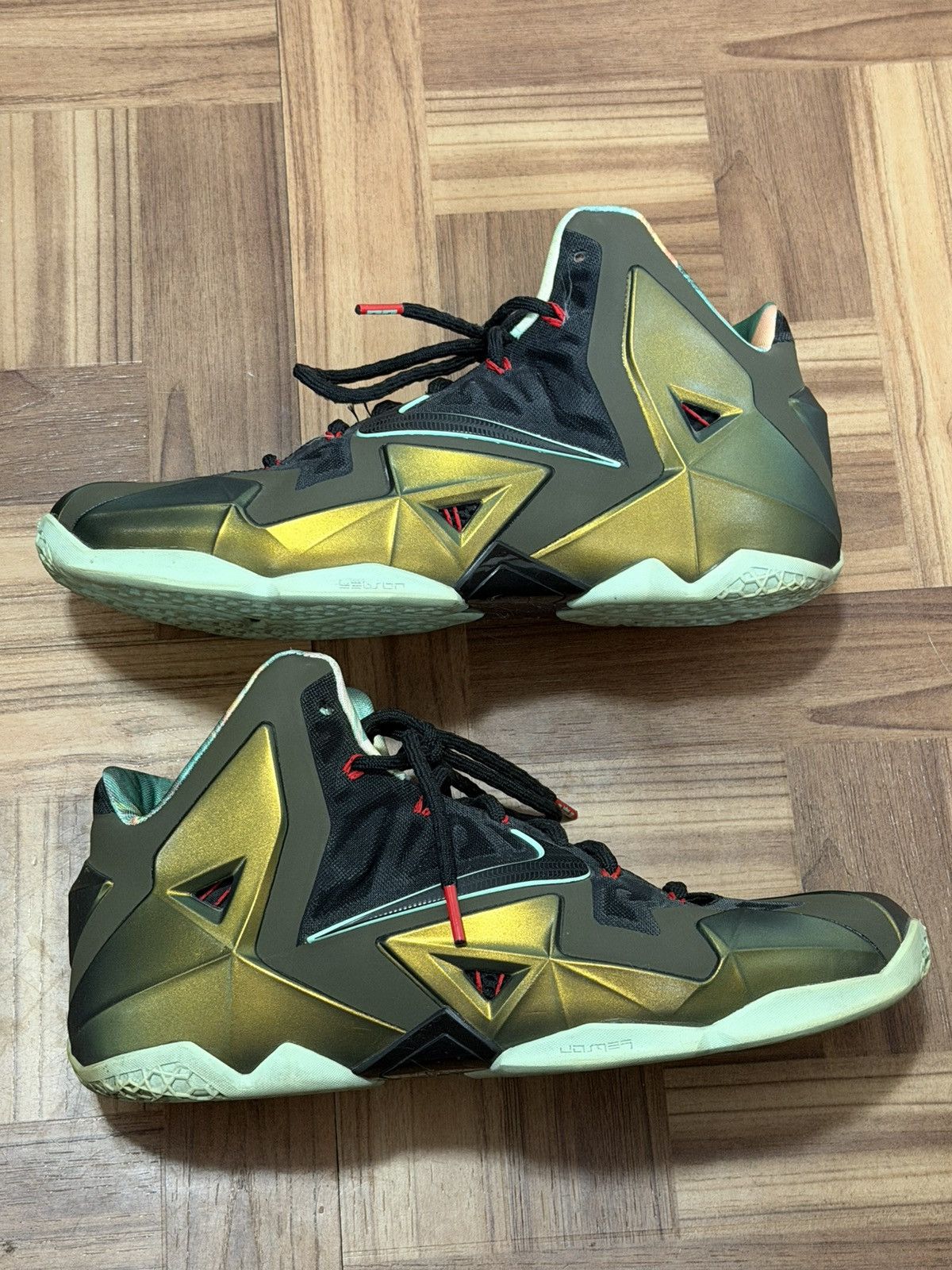 Nike Nike LeBron 11 King's Pride Size US 10.5 / EU 43-44 - 1 Thumbnail