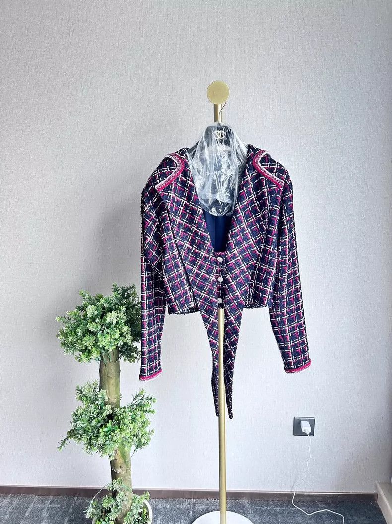 Chanel Chanel 20 Roof Series Red and Blue Plaid Coarse Coat Size XS / US 0-2 / IT 36-38 - 1 Thumbnail