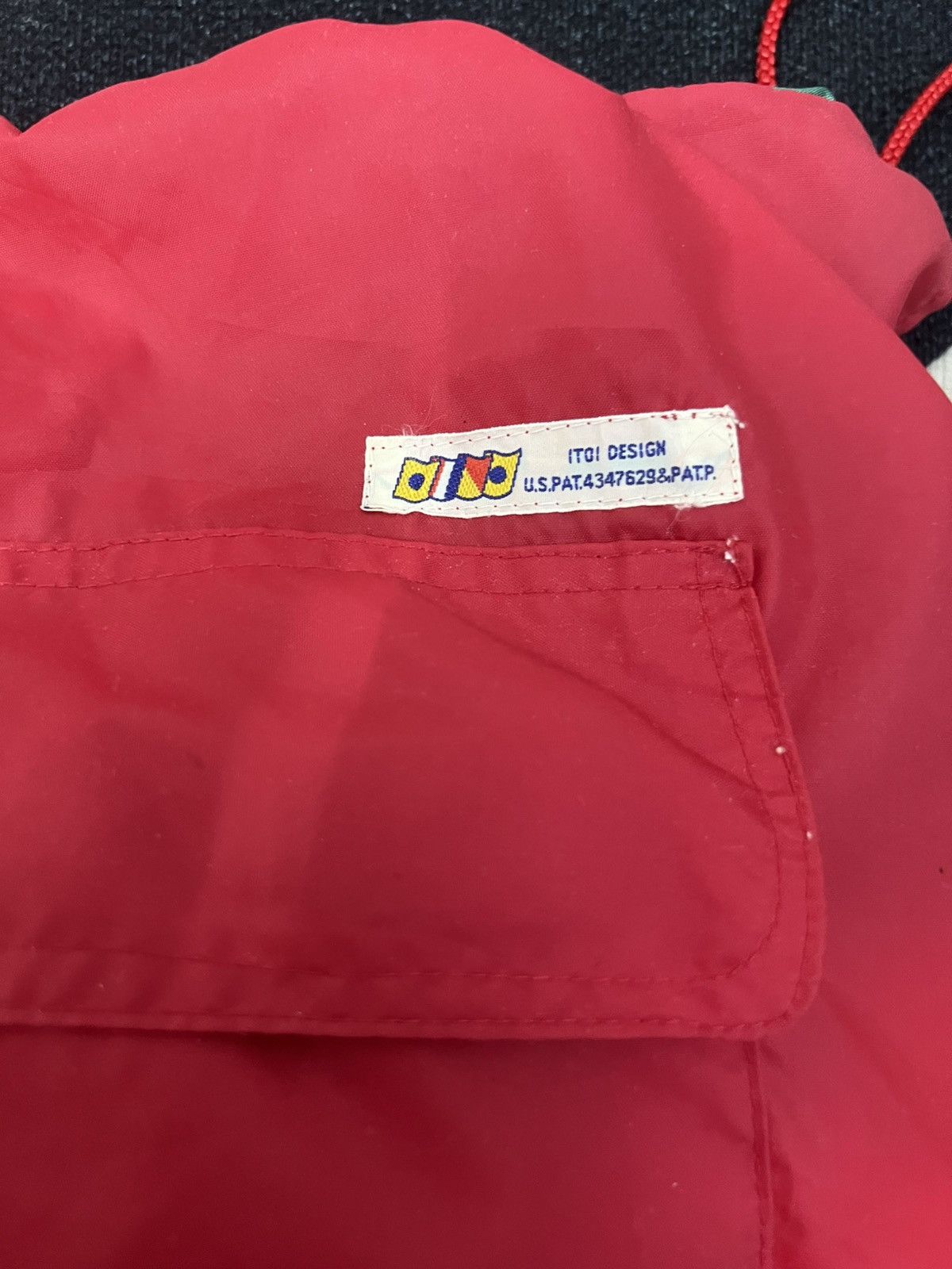 Japanese Brand Vintage Windbreaker cum bagpack Size US L / EU 52-54 / 3 - 14 Thumbnail