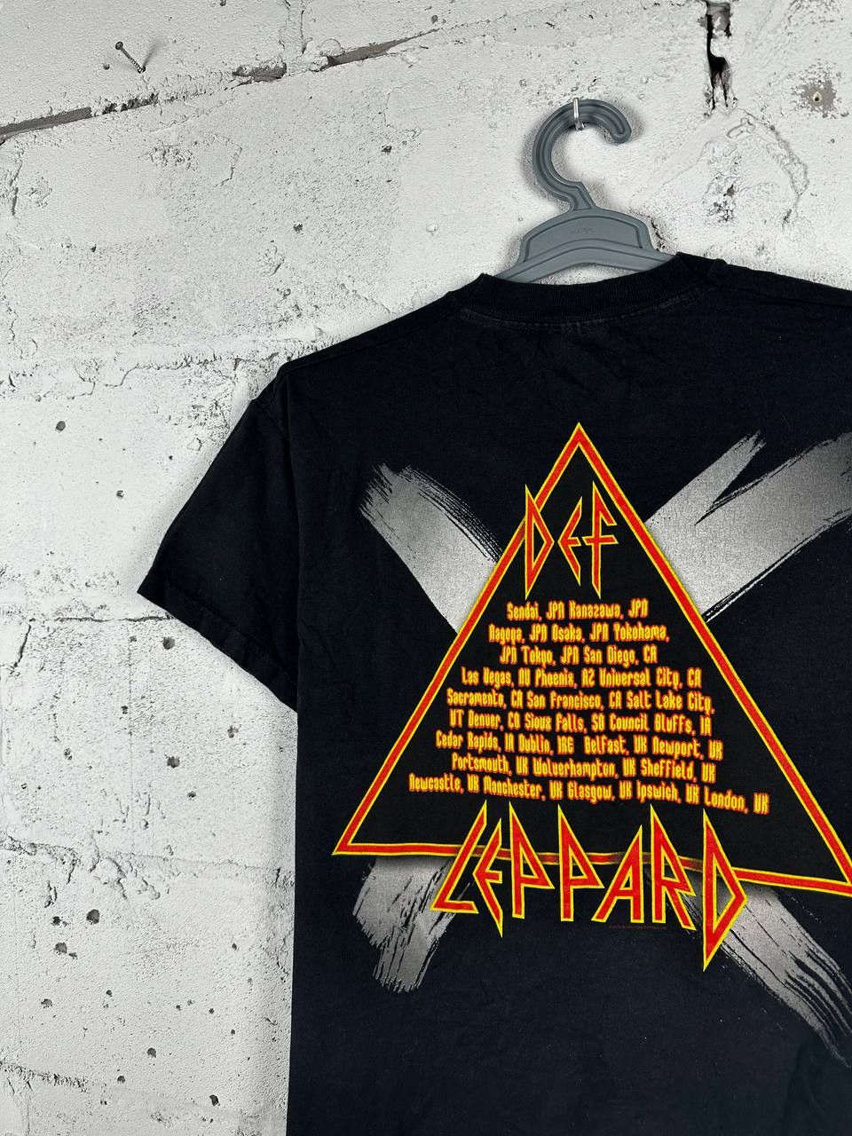 Band Tees × Def Leppard × Vintage Vintage 2002 Def Leppard Tour Shirt Tee Size US L / EU 52-54 / 3 - 7 Thumbnail