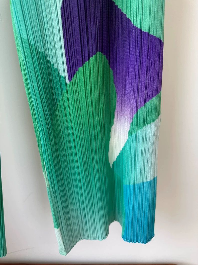 Issey Miyake Issey Miyake size:2 Green cloud pleated trousers Size 31" - 4 Thumbnail