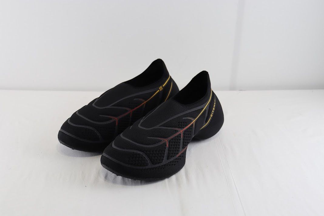 Givenchy o1rshd1 TK-360 Plus Sneaker in Black Size US 11 / EU 44 - 8 Thumbnail