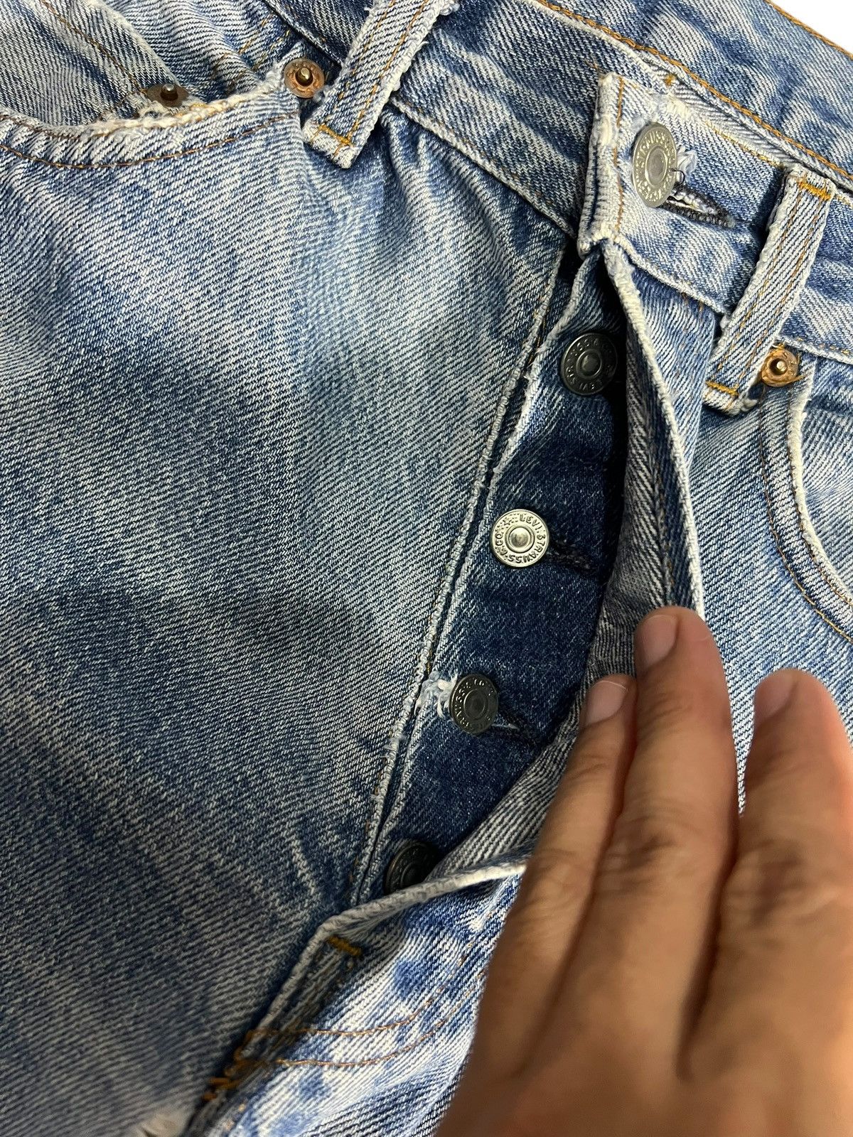 Levi's 80’s Levi’s 501 Light Wash Jean USA Size US 30 / EU 46 - 9 Thumbnail